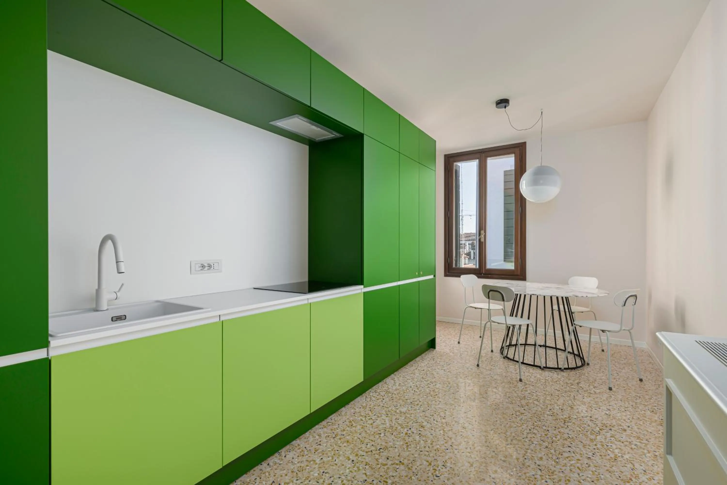 Kitchen or kitchenette in Palazzo Dei Fiori by Room Mate