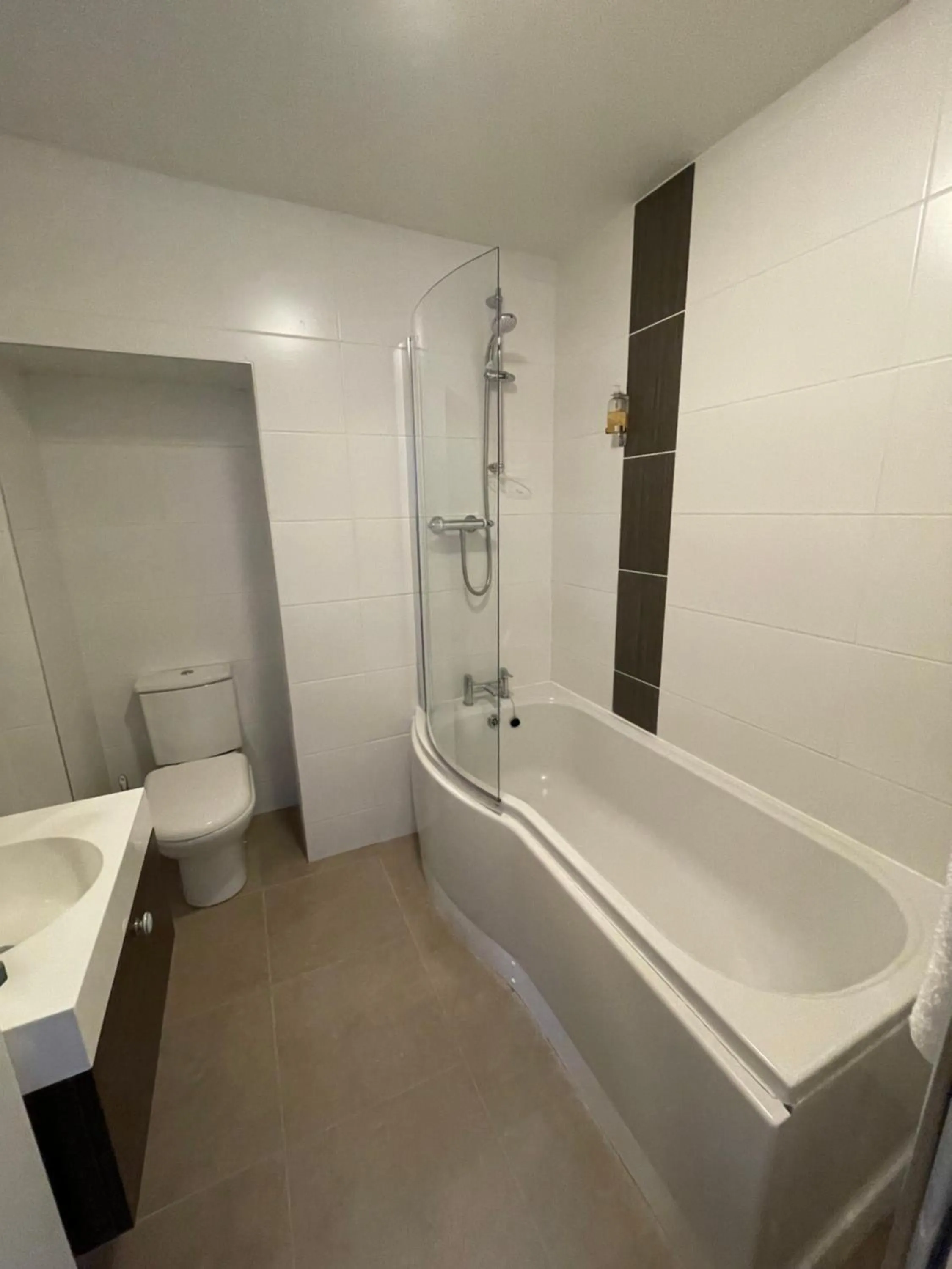 Shower, Bathroom in New Inn Hotel