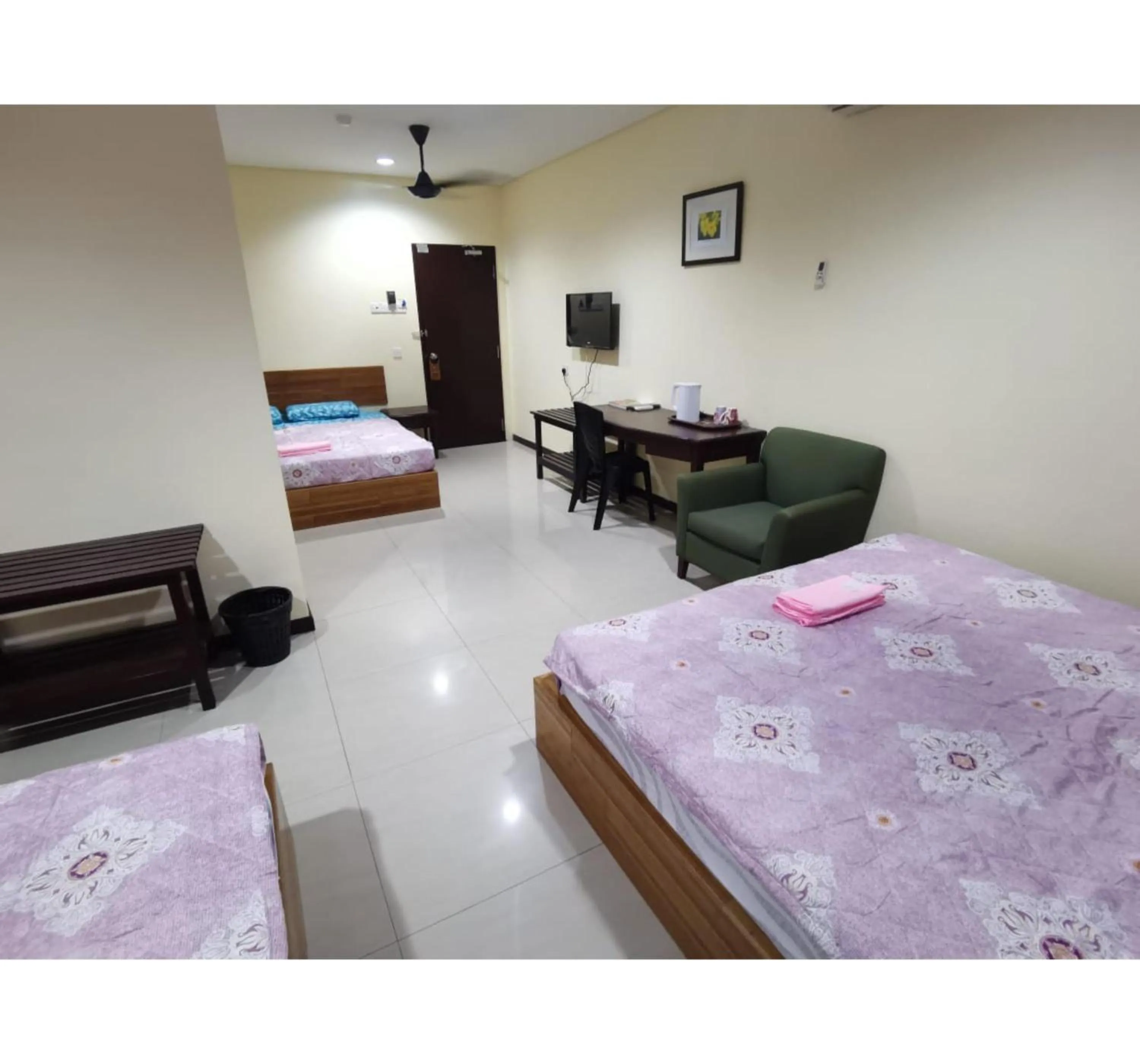 Bedroom, Bed in Hotel O Pavilion Inn Hotel