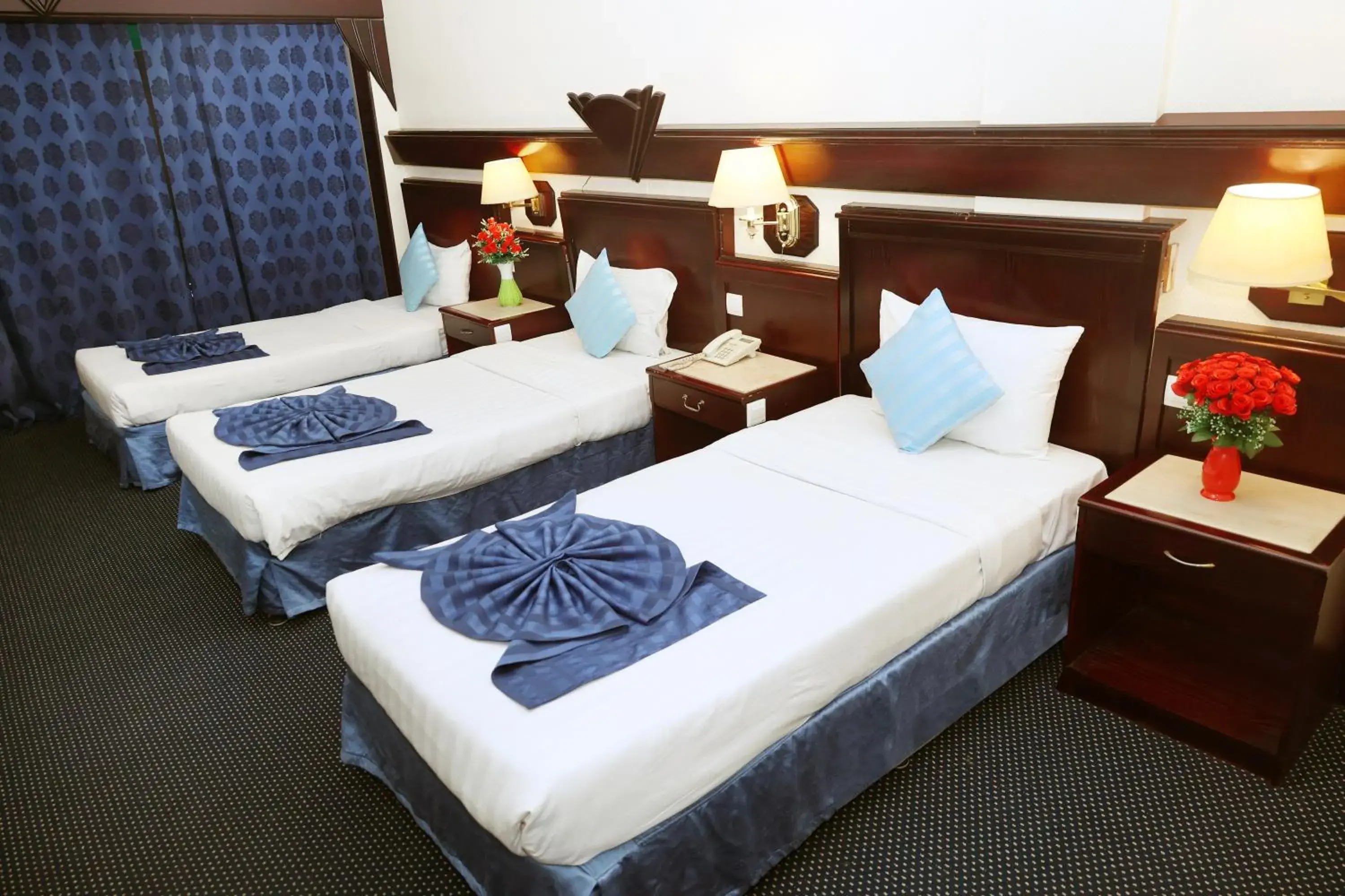 Deluxe Triple Room in Claridge Hotel Deluxe Triple Room in Claridge Hotel