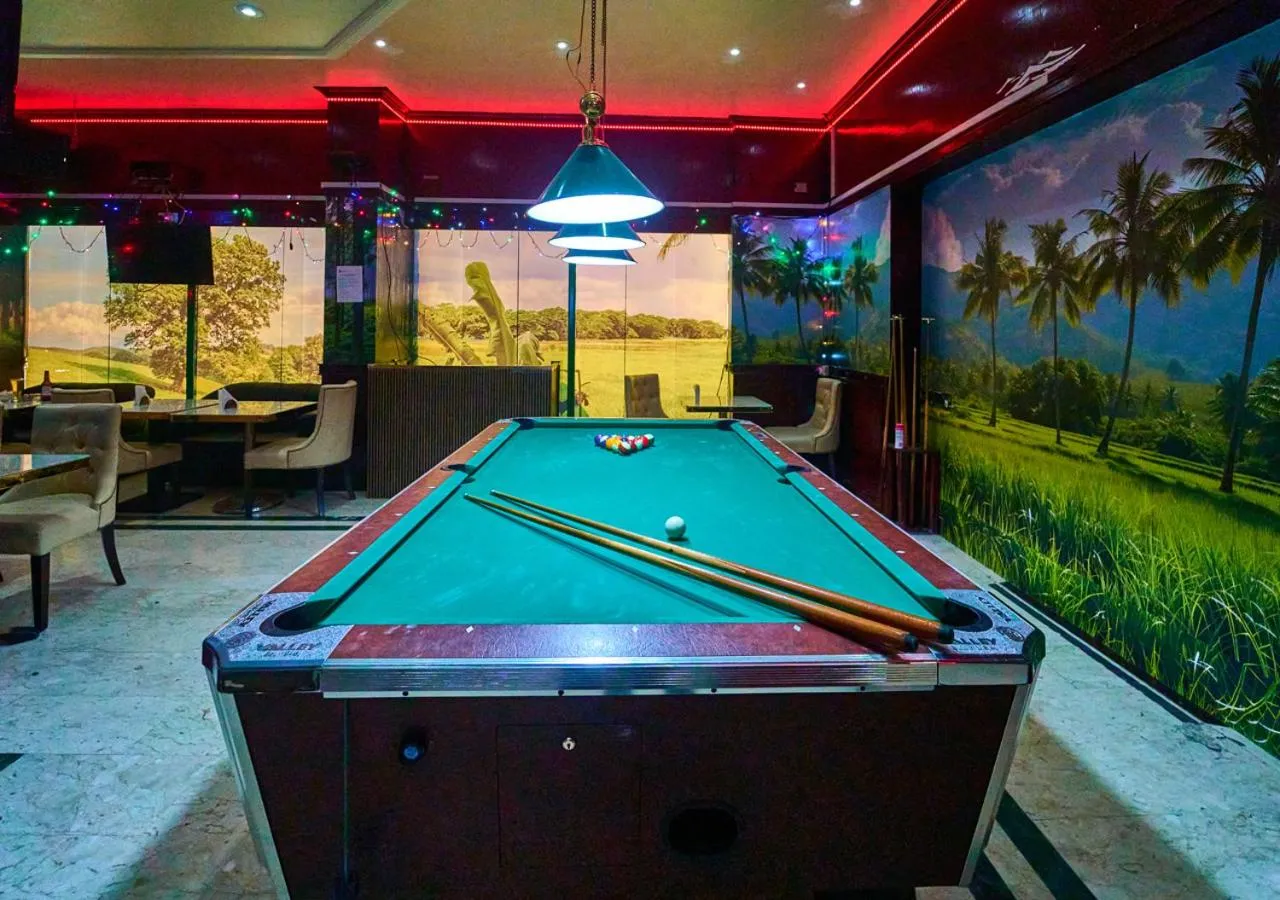 Billiard in Claridge Hotel Dubai
