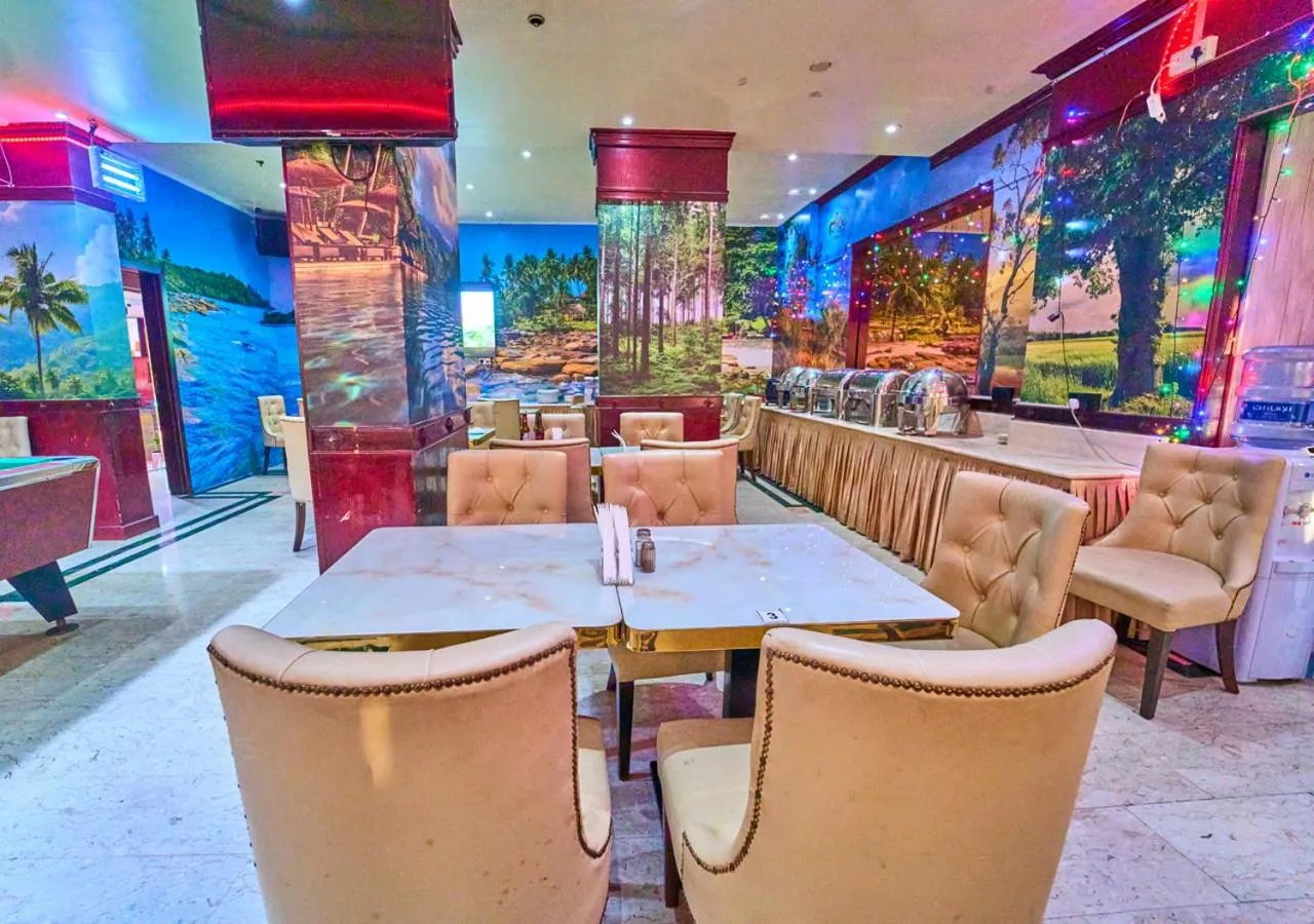 Restaurant/places to eat in Claridge Hotel Dubai