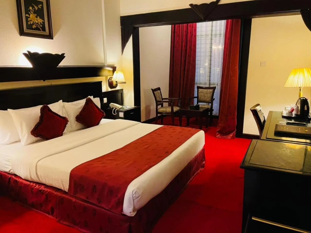 Deluxe Suite in Claridge Hotel