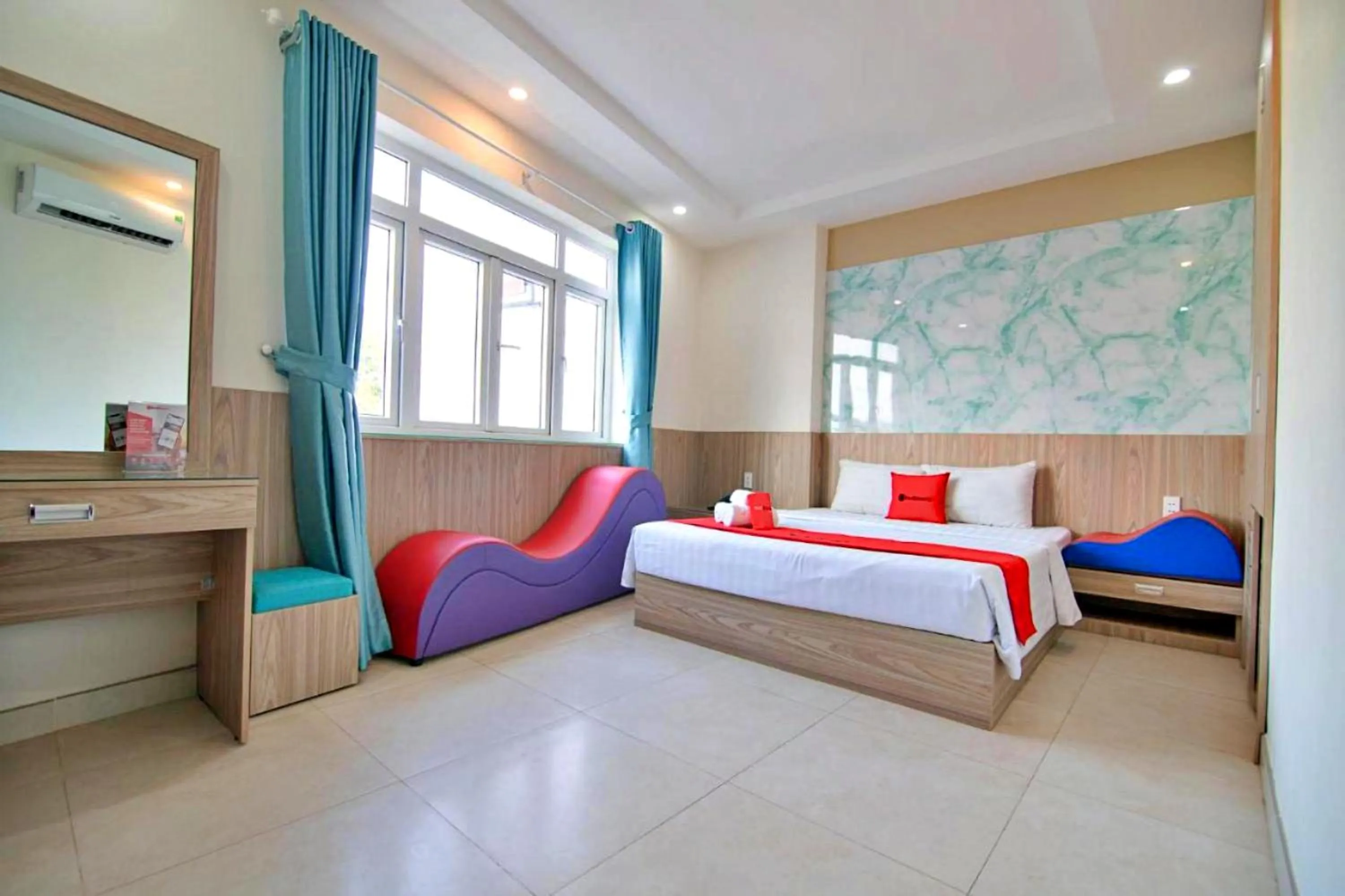 Bed in HANZ Love Hotel Tran Binh Trong