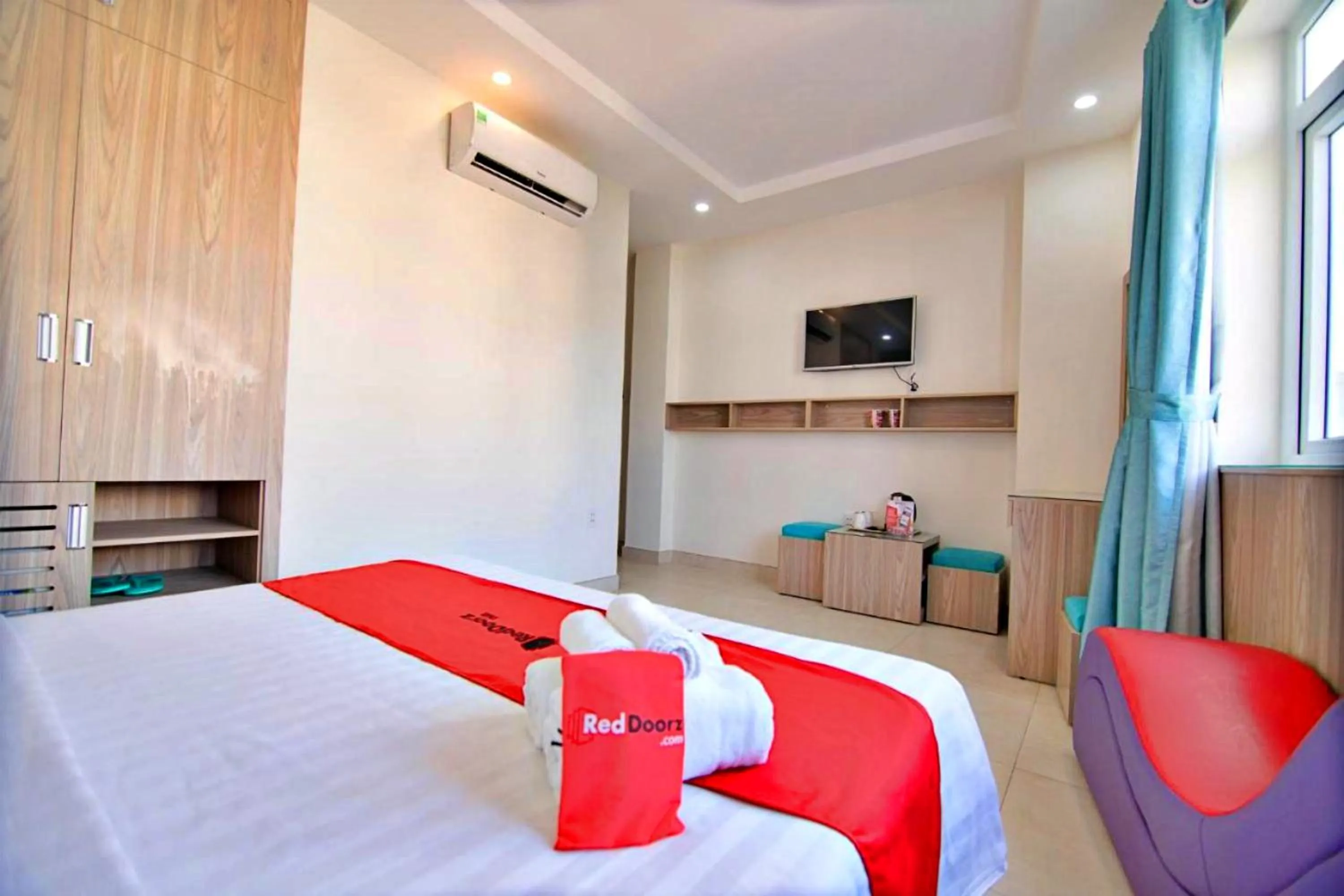 Bed in HANZ Love Hotel Tran Binh Trong