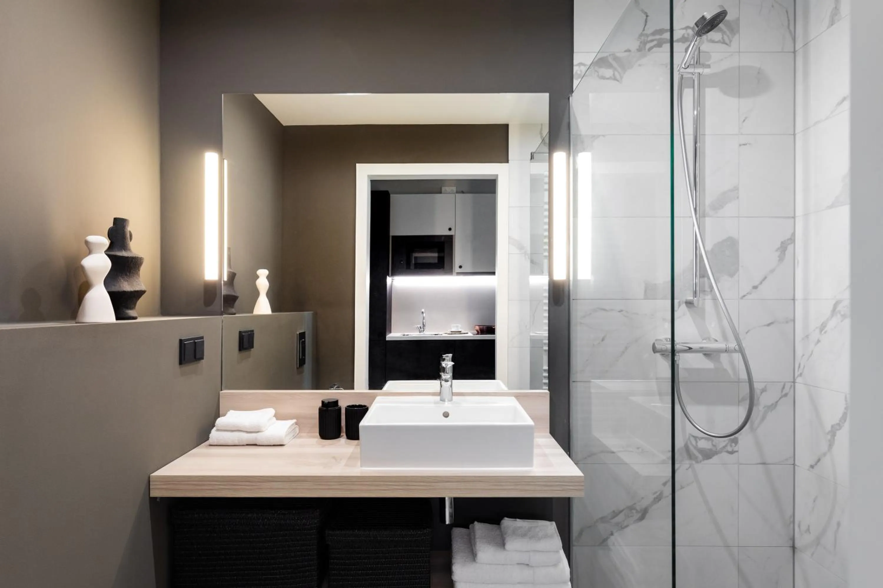 Bathroom in MILESTONE Krakow Center Premium Living by Tribera