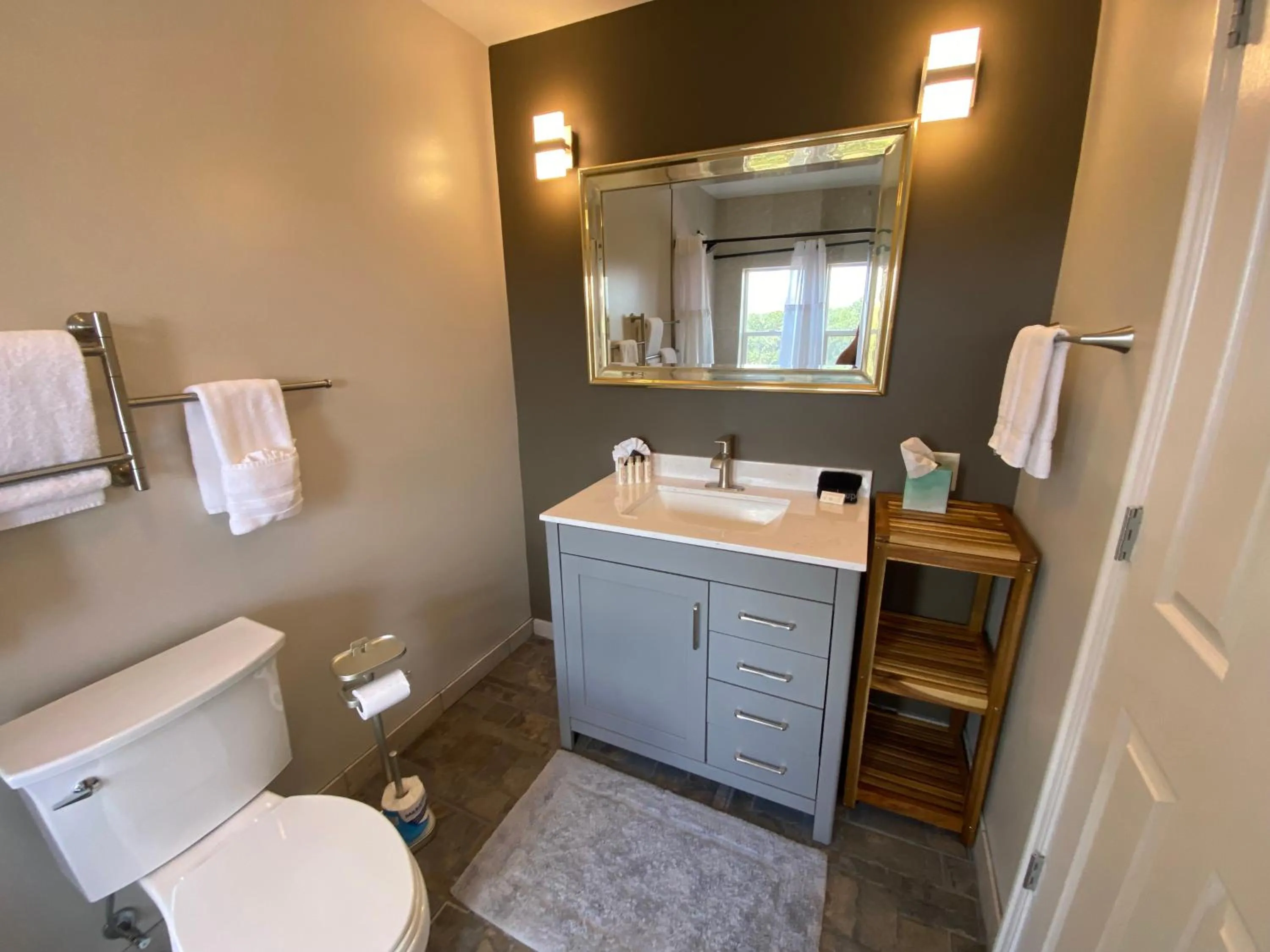 Bathroom in SkyRidge Inn