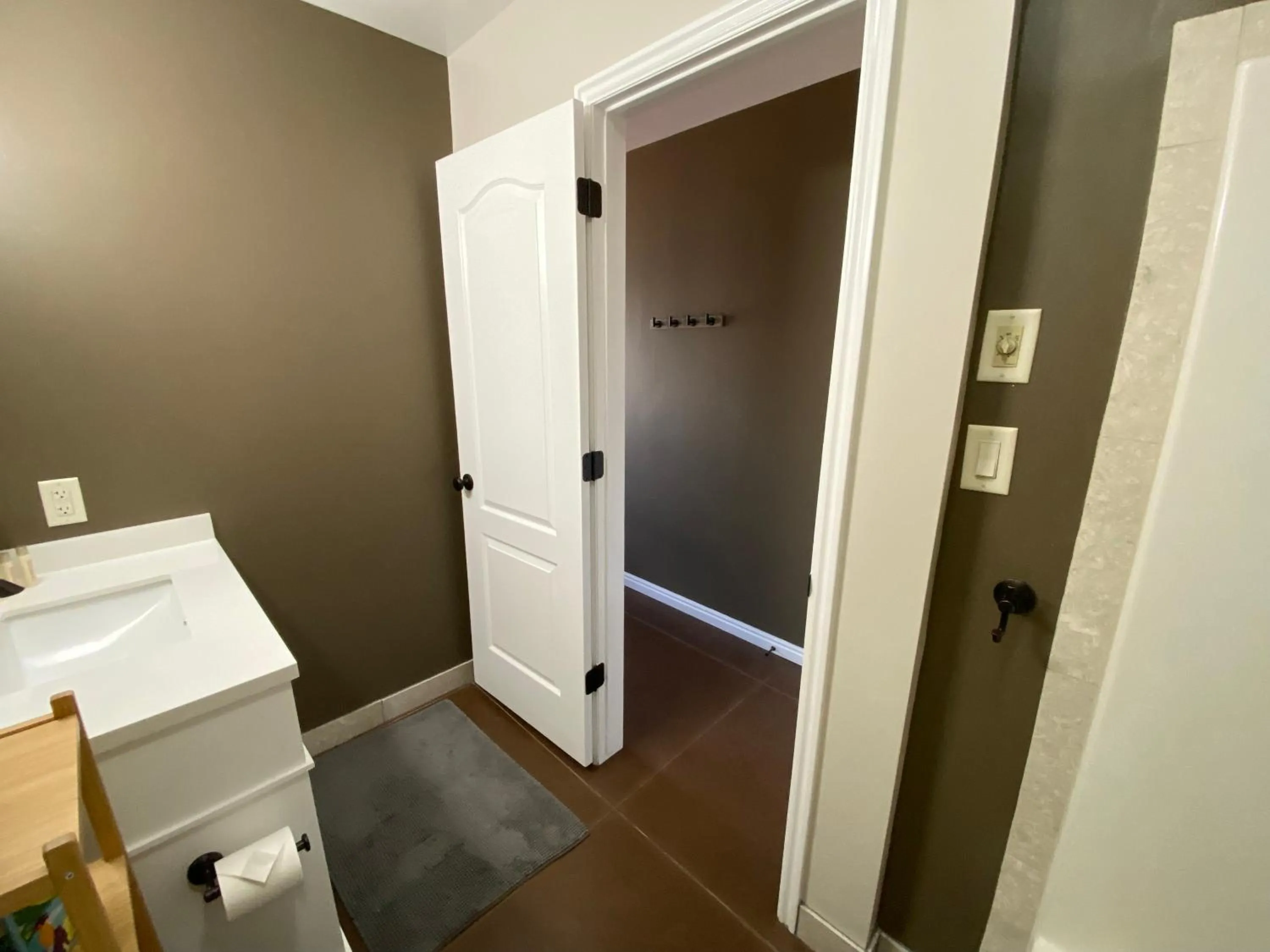 Bathroom in SkyRidge Inn