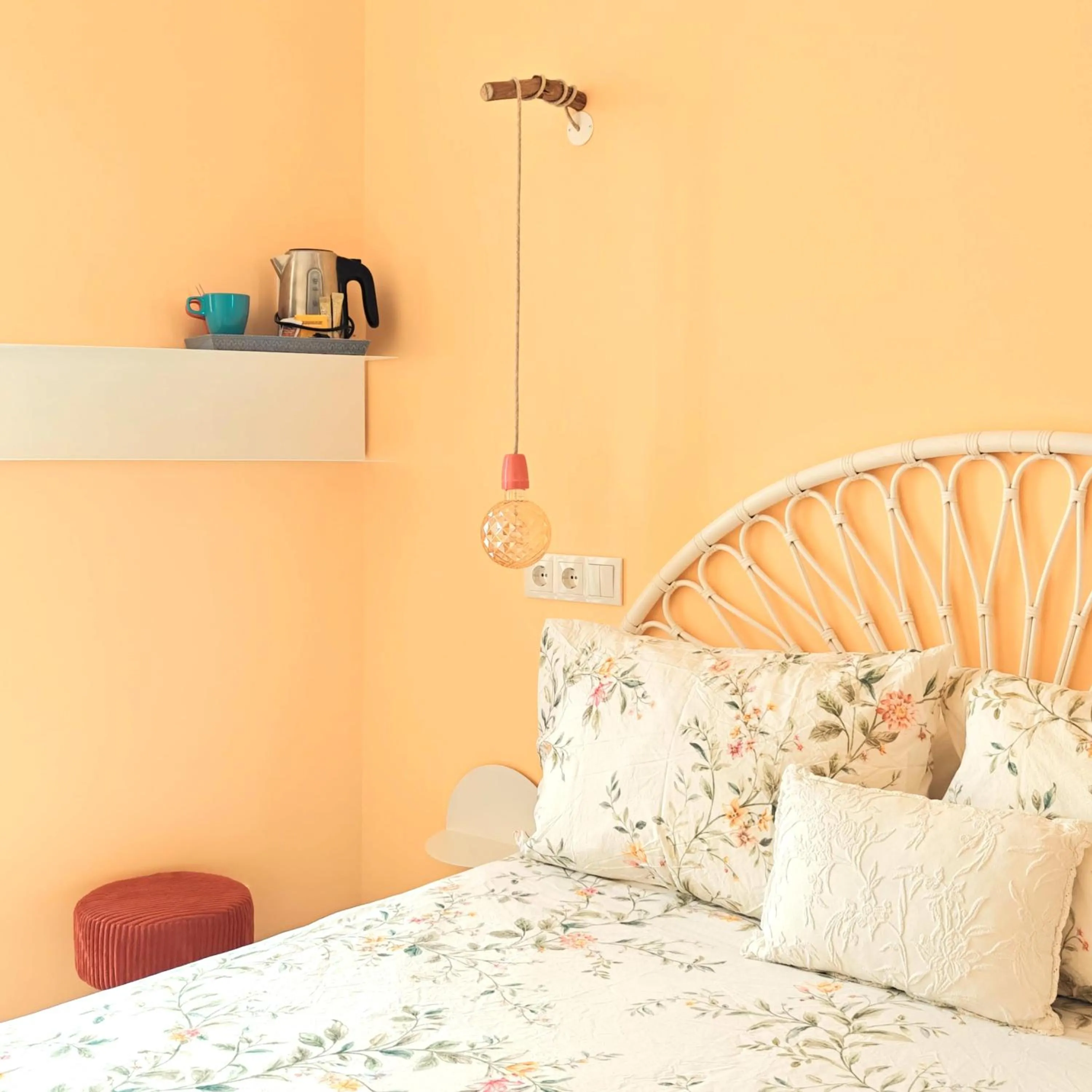 Bedroom, Bed in Sunlight House