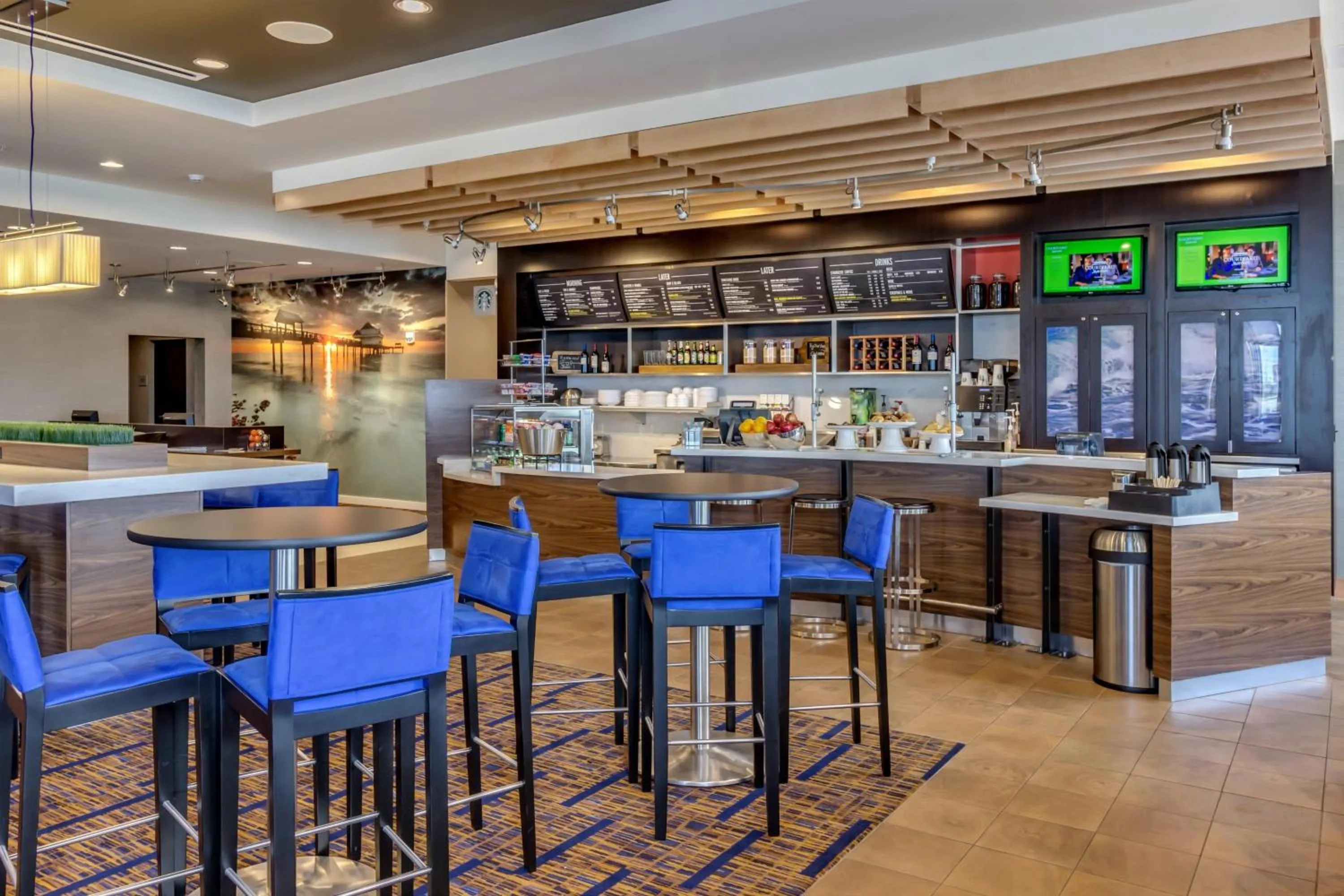 Restaurant/places to eat in Courtyard by Marriott St. Petersburg Clearwater/Madeira Beach