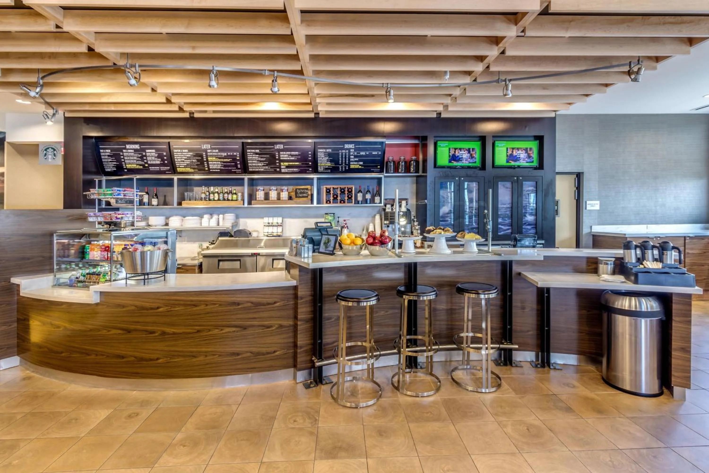 Restaurant/places to eat in Courtyard by Marriott St. Petersburg Clearwater/Madeira Beach