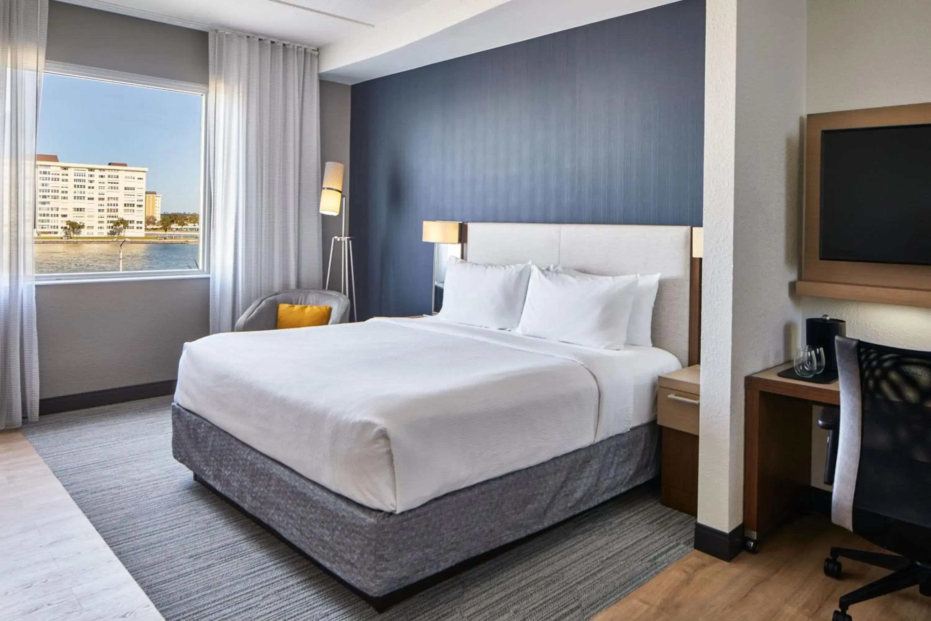 Executive King Room with Sofa bed in Courtyard by Marriott St. Petersburg Clearwater/Madeira Beach Executive King Room with Sofa bed in Courtyard by Marriott St. Petersburg Clearwater/Madeira Beach