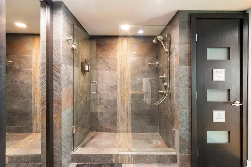 Shower in Brickell Center w/City & Bay View + FREE Parking!