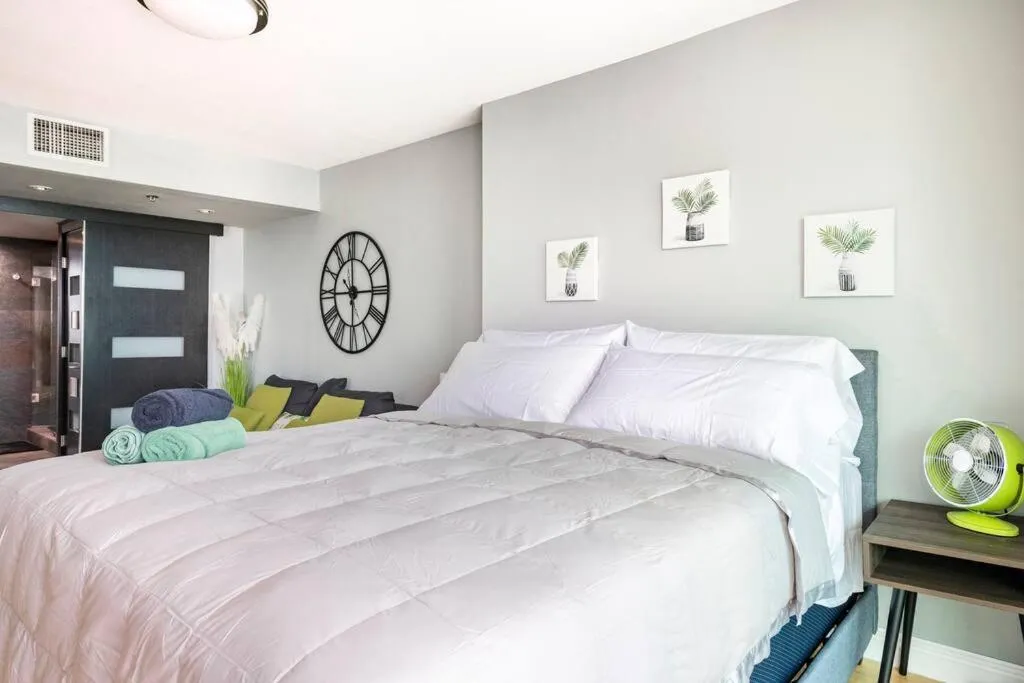 Bedroom, Bed in Brickell Center w/City & Bay View + FREE Parking!