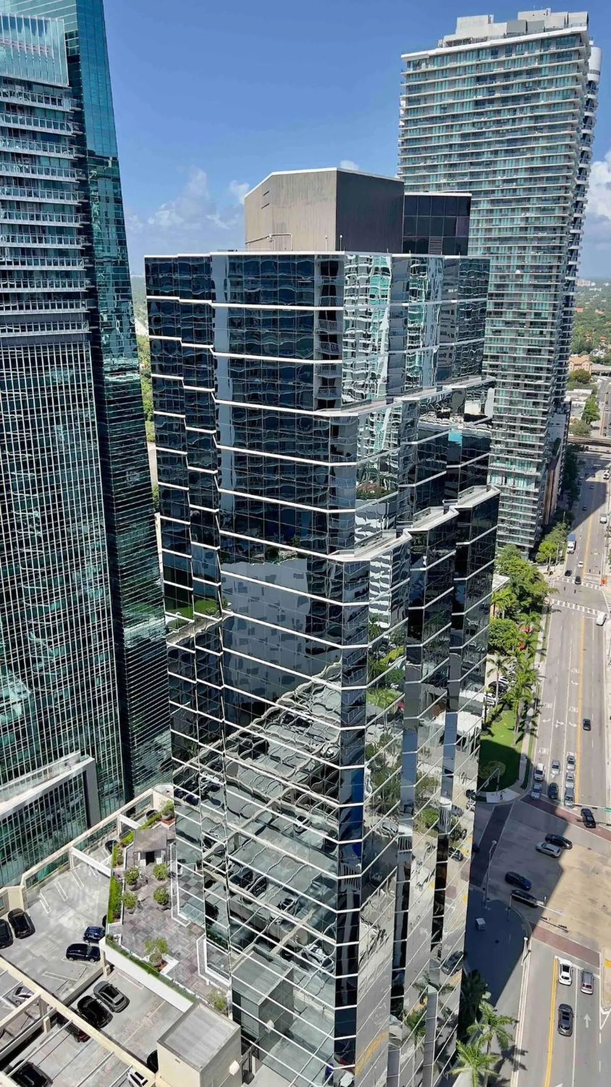 Brickell Center w/City & Bay View + FREE Parking!