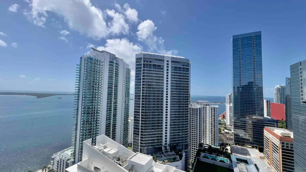 Brickell Center w/City & Bay View + FREE Parking!