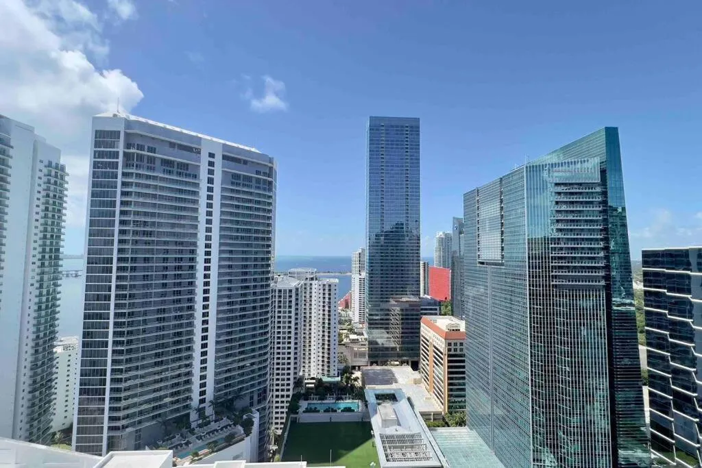 Day in Brickell Center w/City & Bay View + FREE Parking!