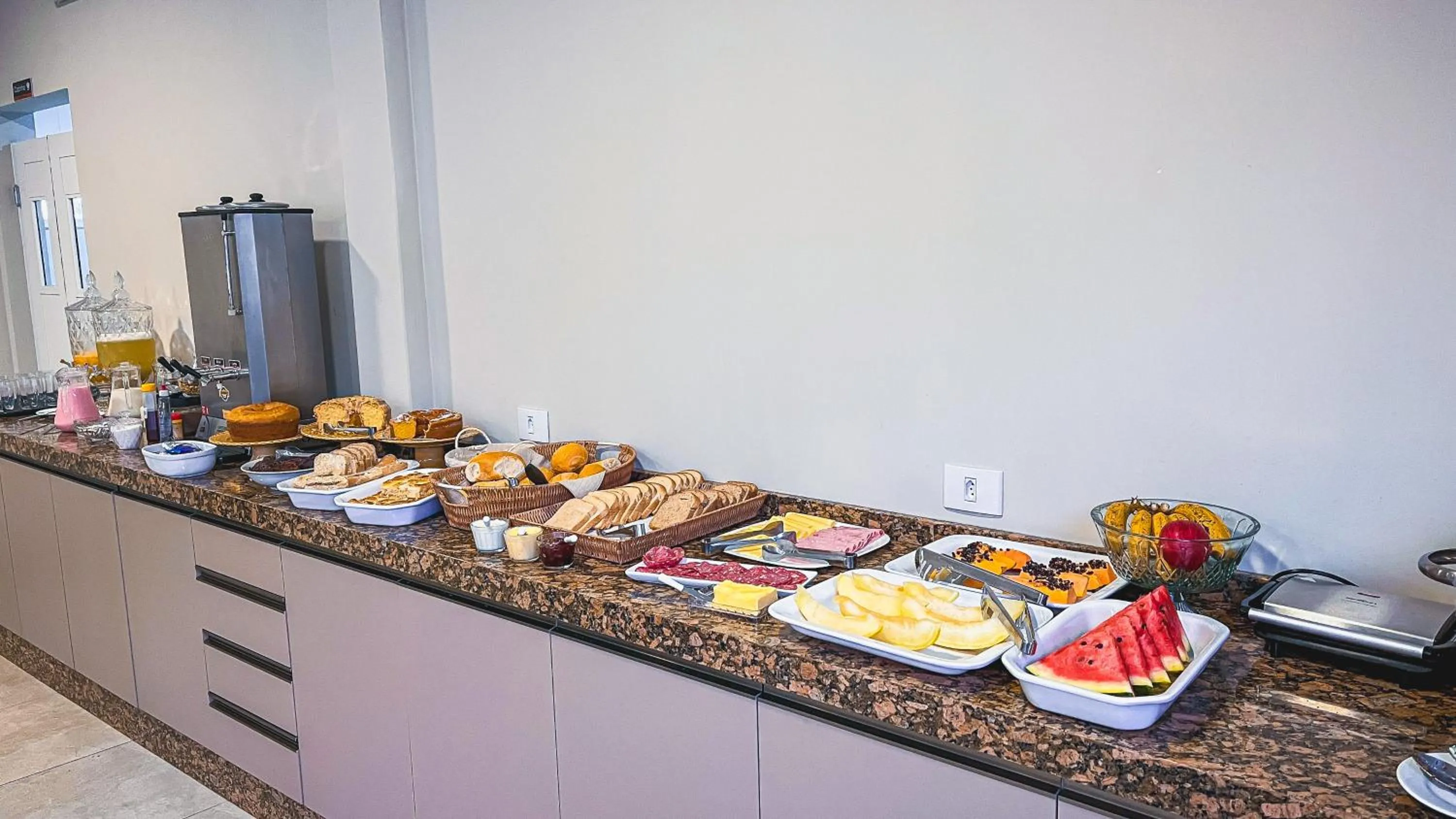 Kitchen or kitchenette in Hotel Gold Ville