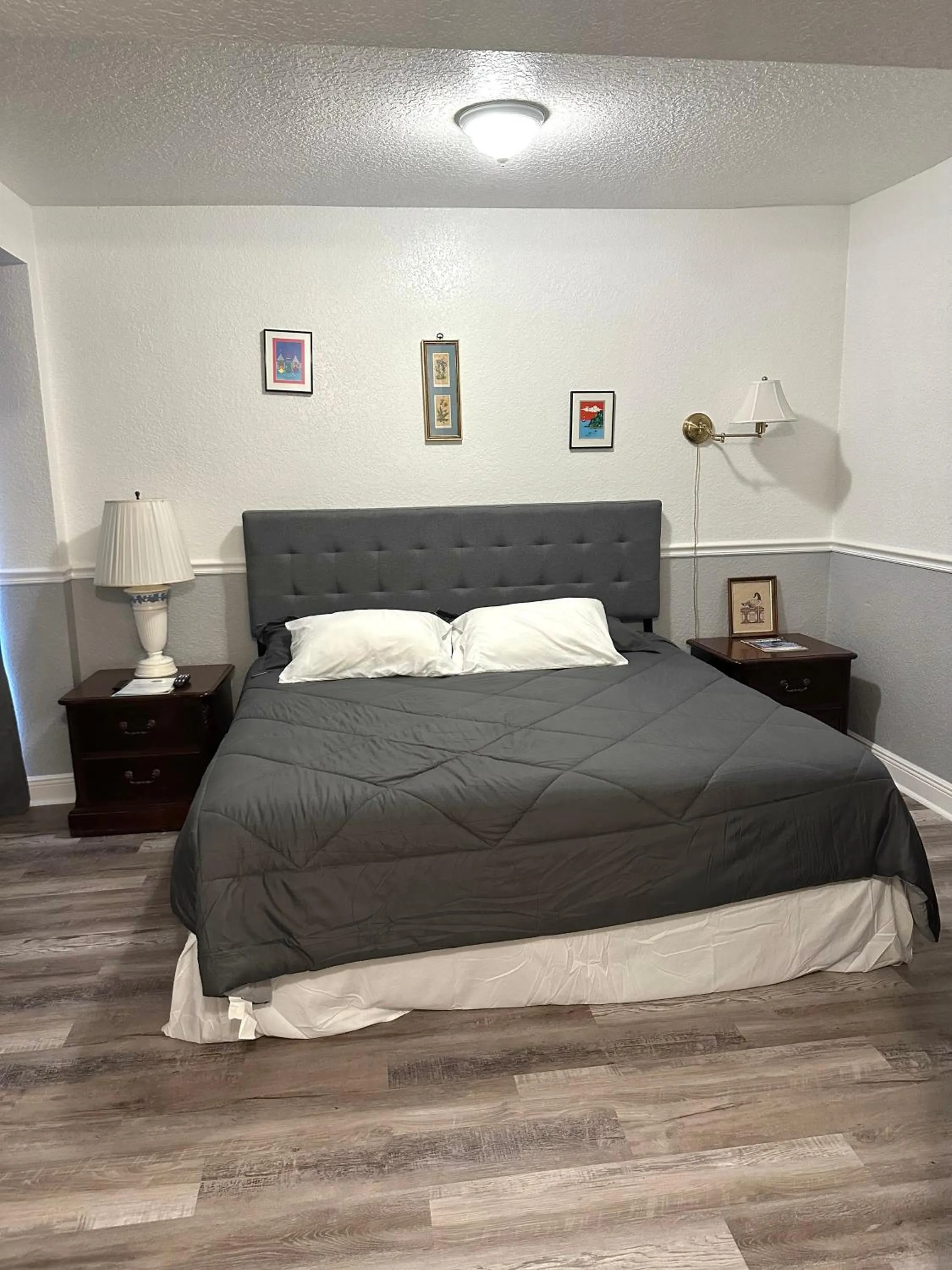 Photo of the whole room, Bed in The Hotel Redland