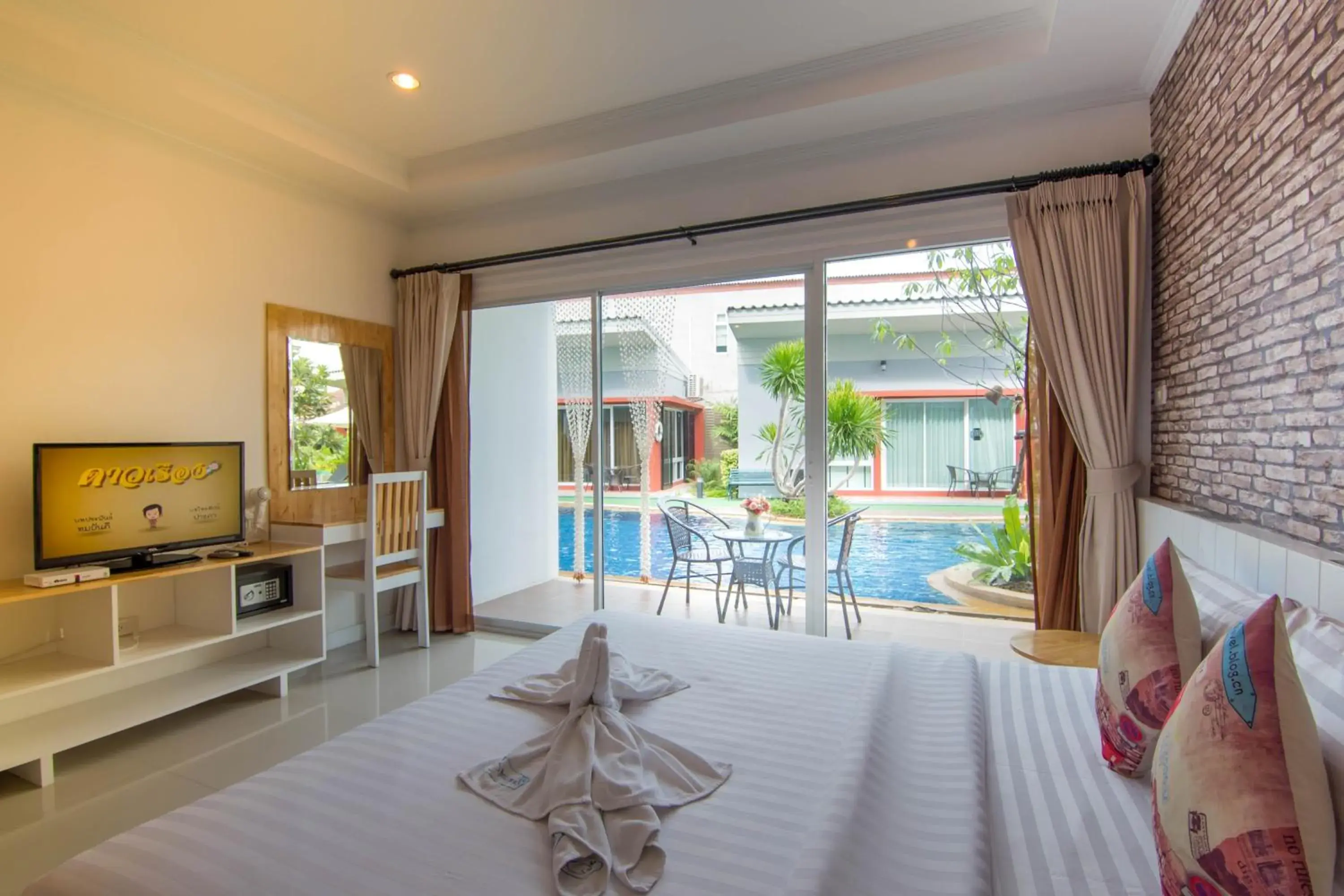 Deluxe Double or Twin Room with Pool Access in Milano Huahin Deluxe Double or Twin Room with Pool Access in Milano Huahin