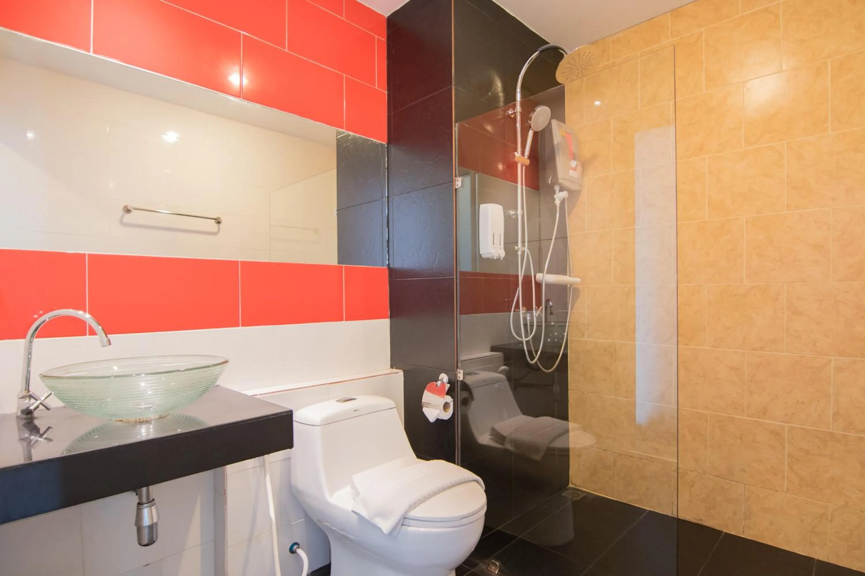 Shower in Milano Huahin