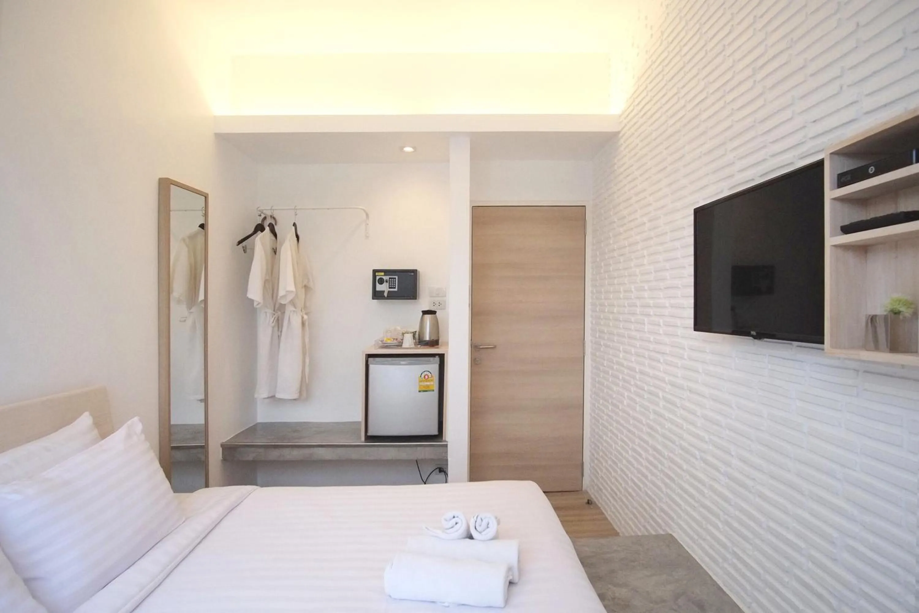 Photo of the whole room, Bed in Milano Huahin