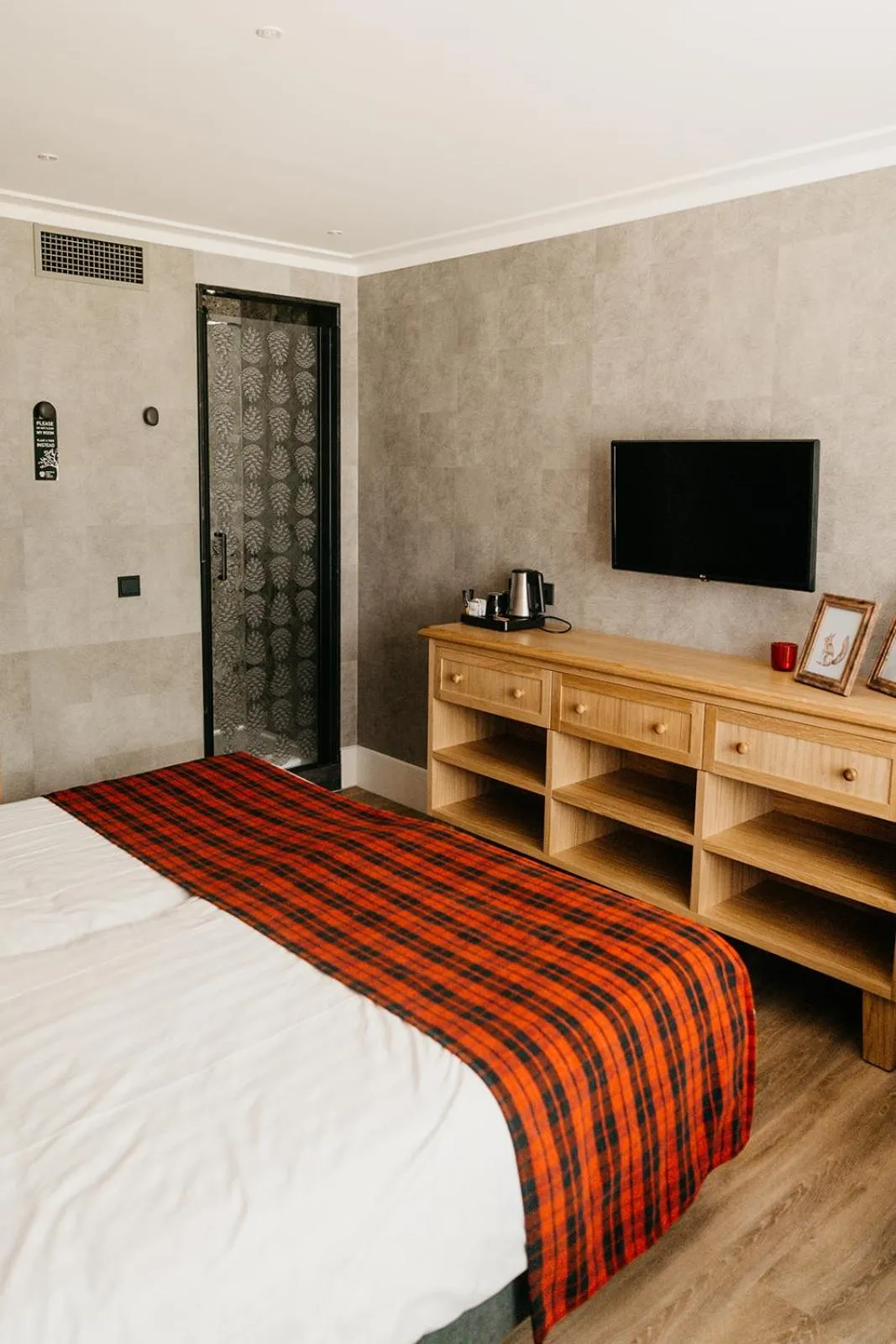 Shower, Bed in Badhotel Rockanje