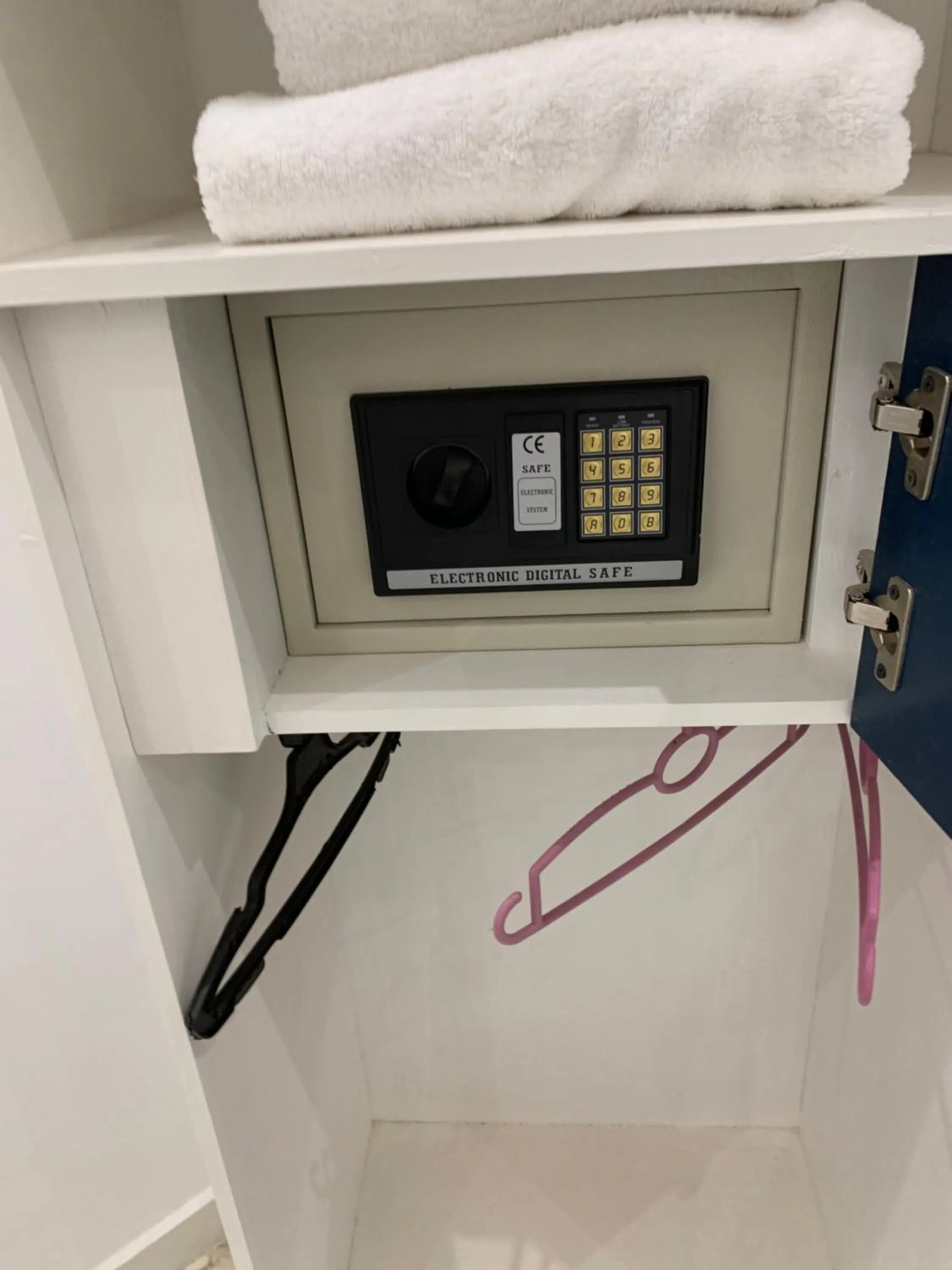 safe in PR Family pyramids inn