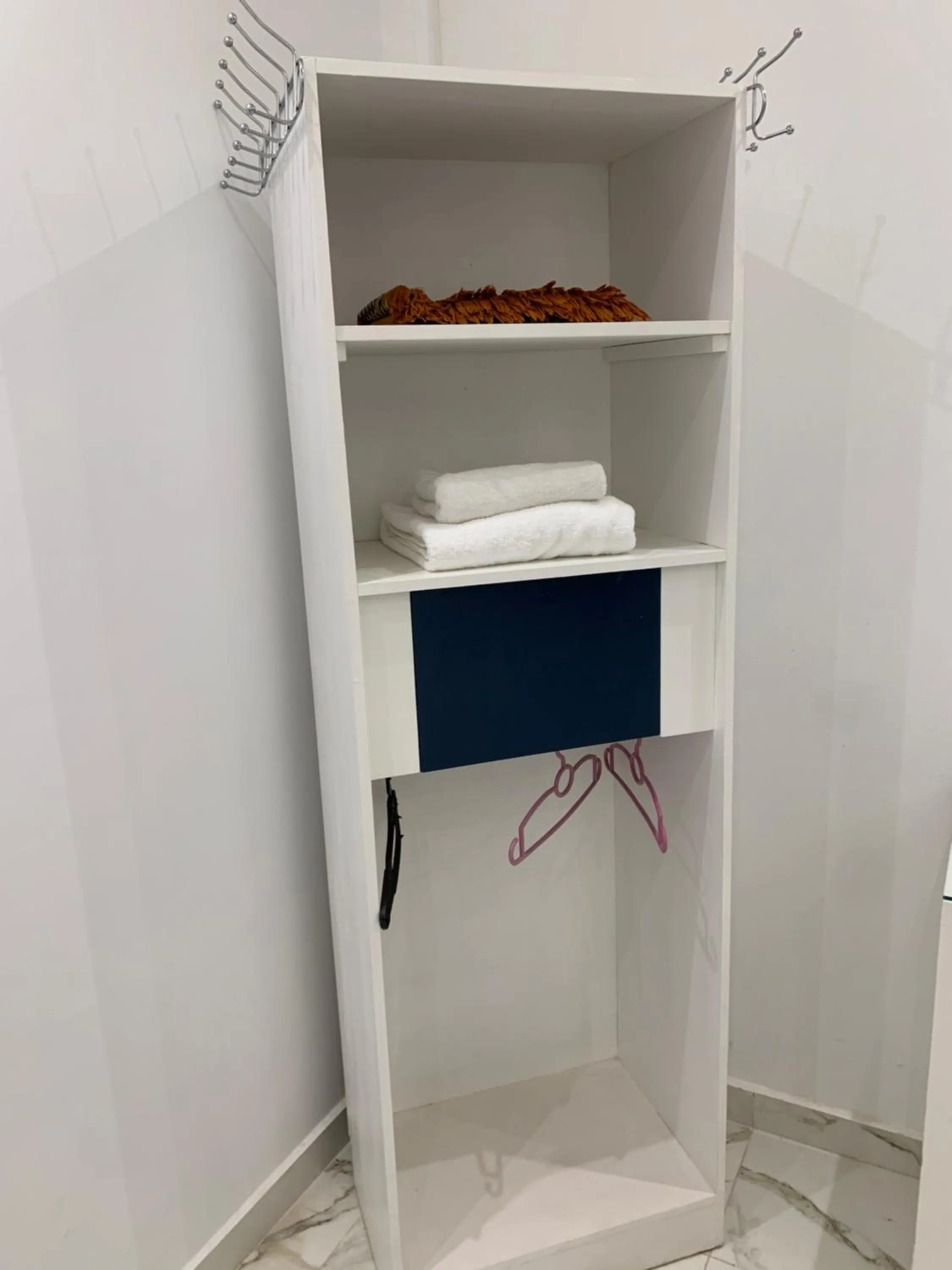 PR Family pyramids inn