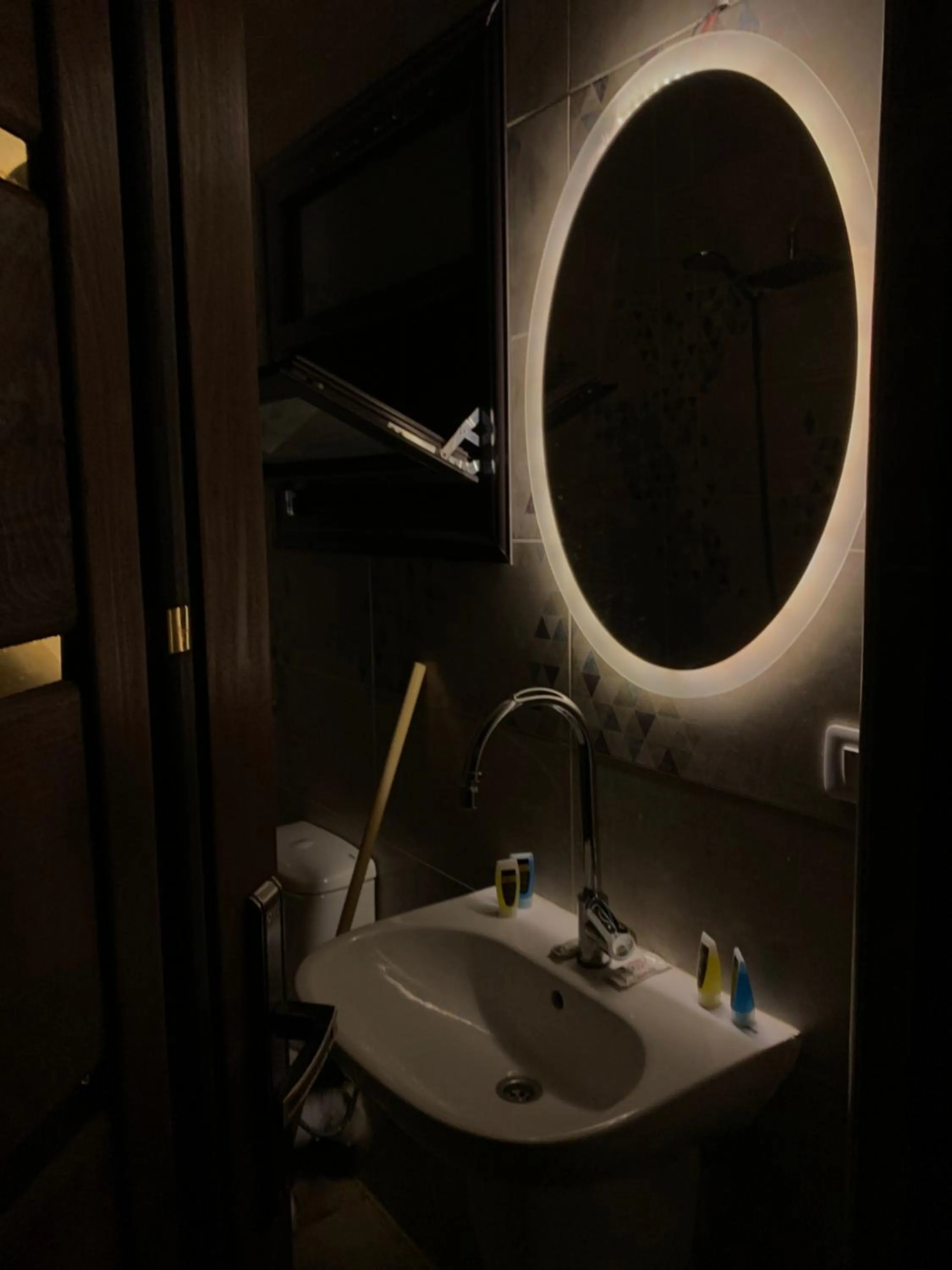 PR Family pyramids inn