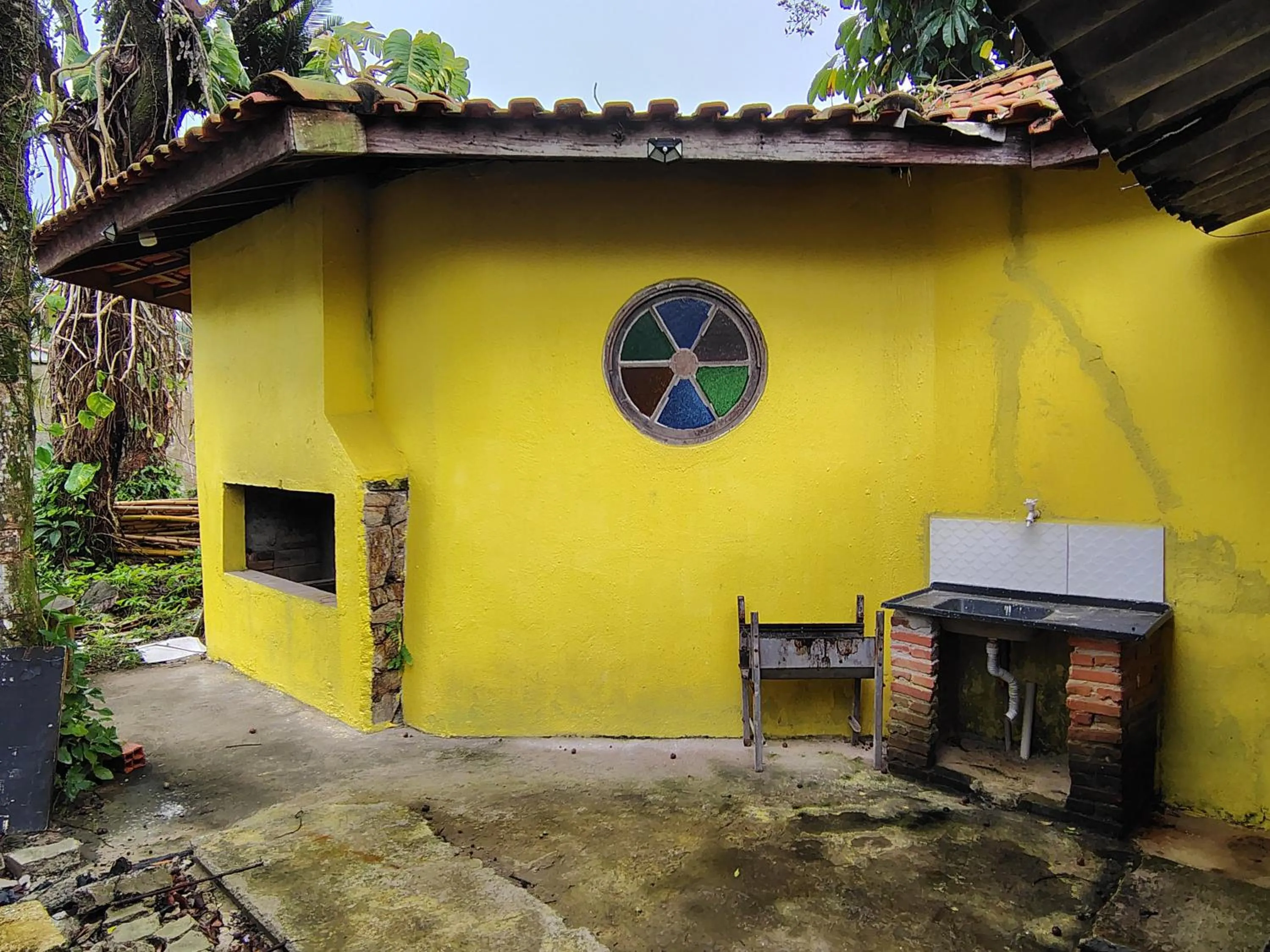 Property building in Pousada Lambaris Pereque Guarujá