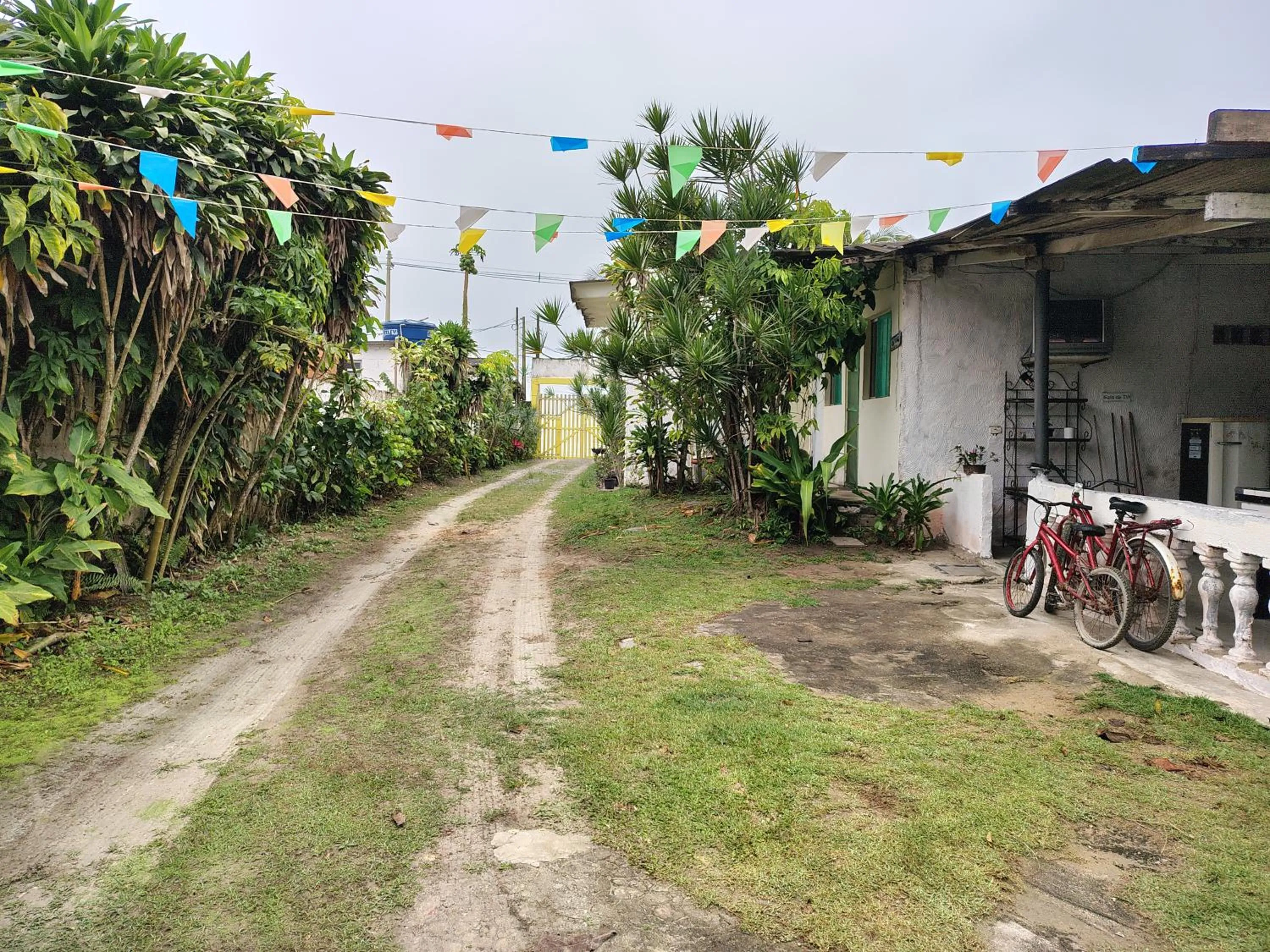 Property building in Pousada Lambaris Pereque Guarujá