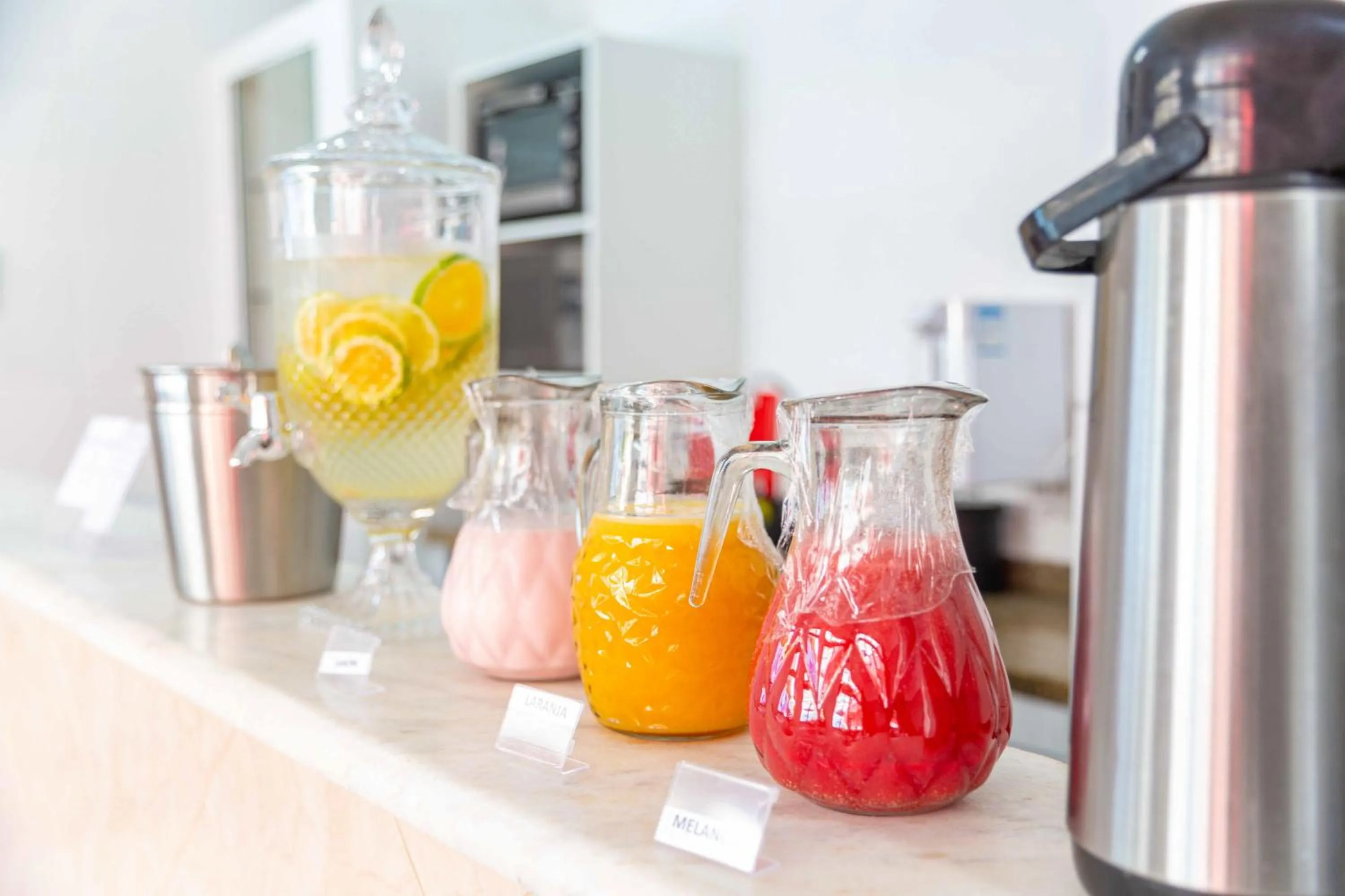 Food and drinks in Pousada Sol da Enseada Guarujá Inn - Piscina Aquecida