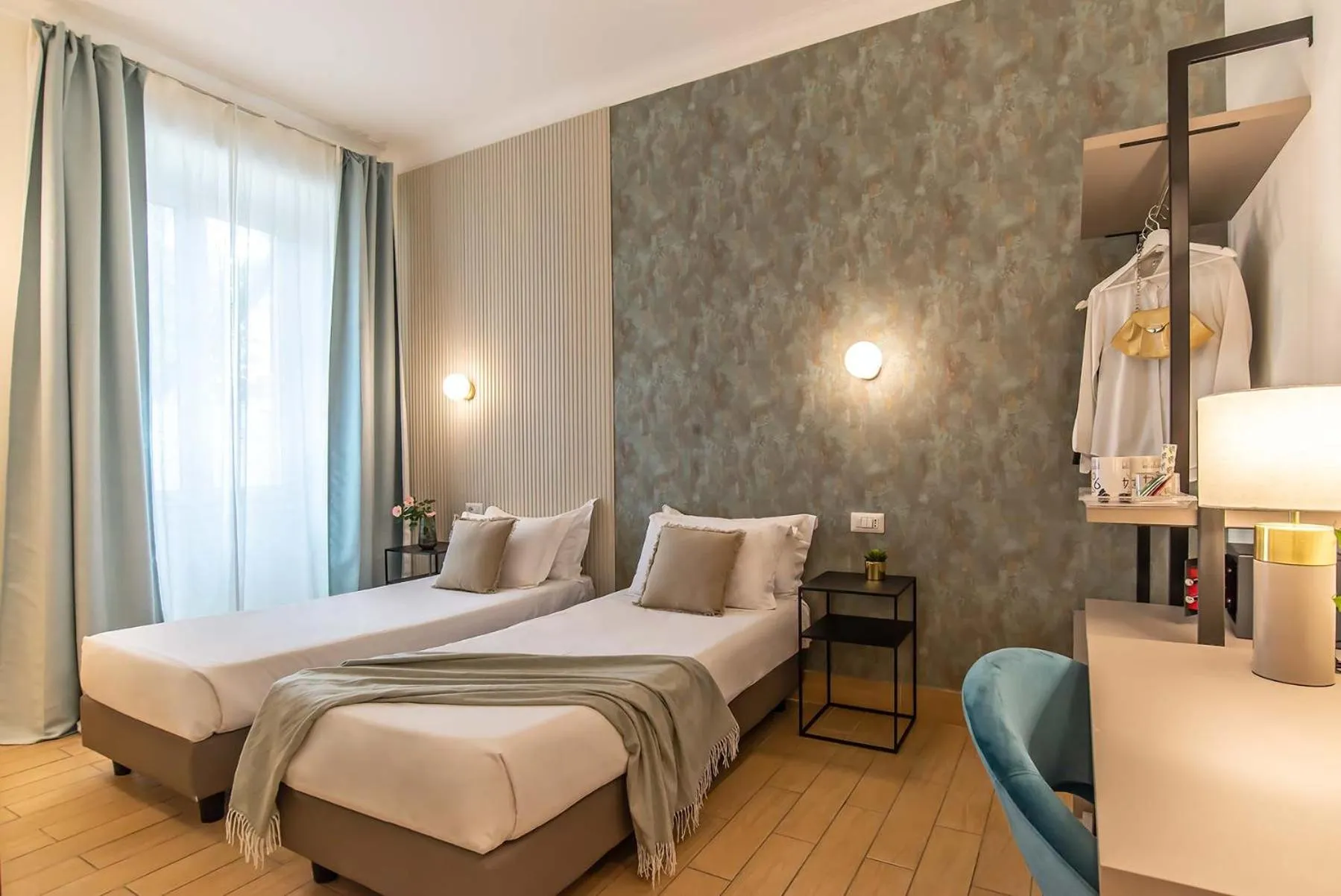 Bedroom, Bed in 94Rooms Vatican Guest House - Vigliena