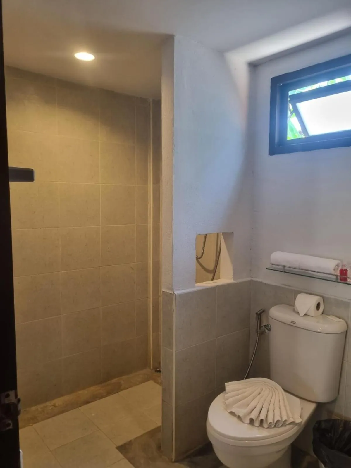 Toilet in New Breakers Hotel Rawai