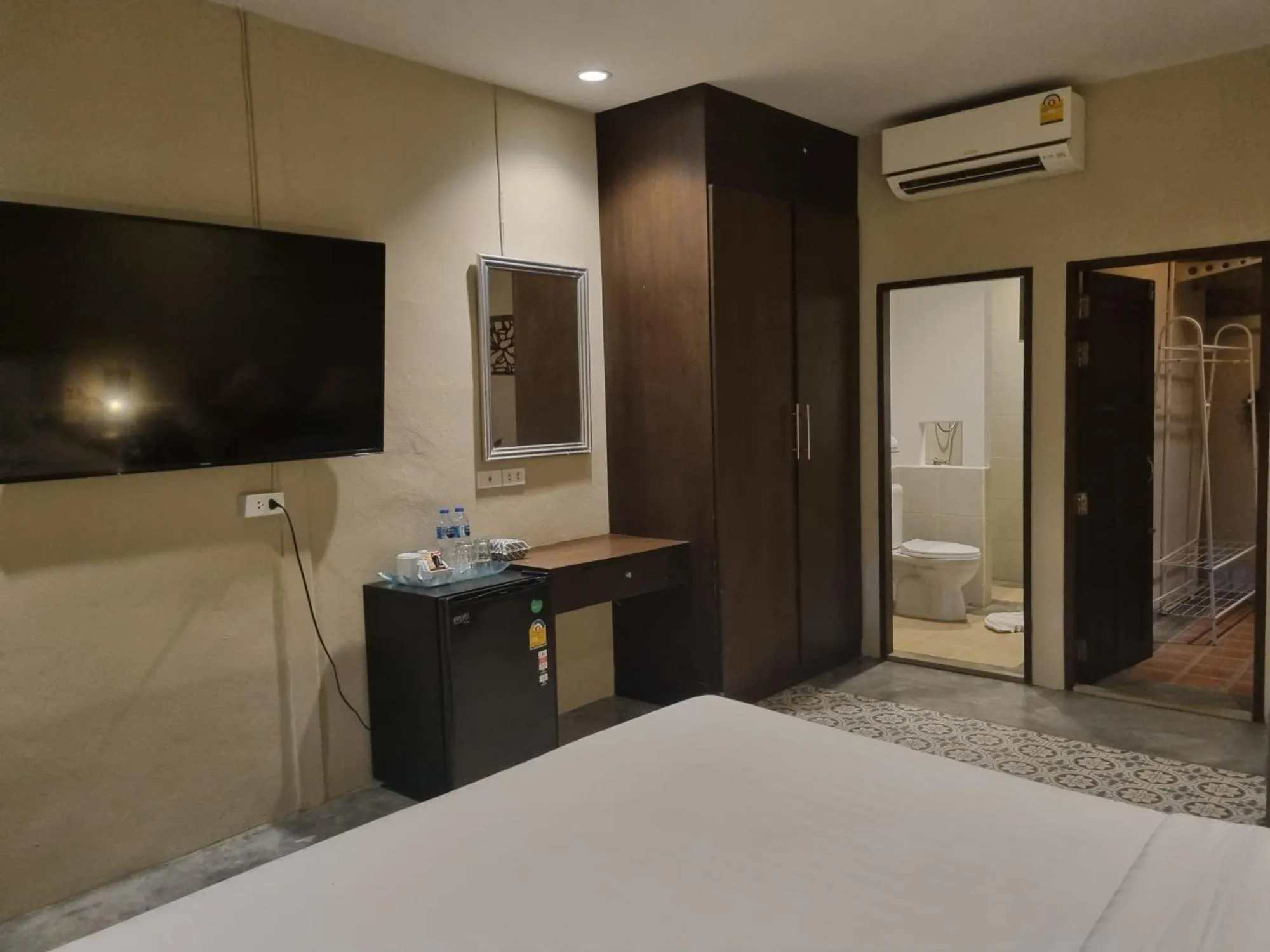 wardrobe, Bed in New Breakers Hotel Rawai