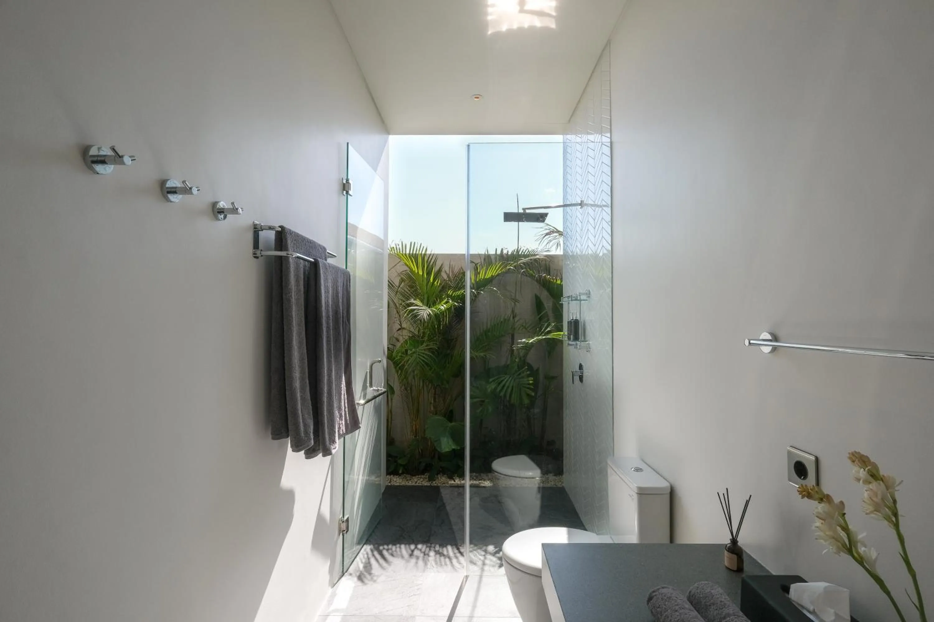 Bathroom in Bingin Breeze