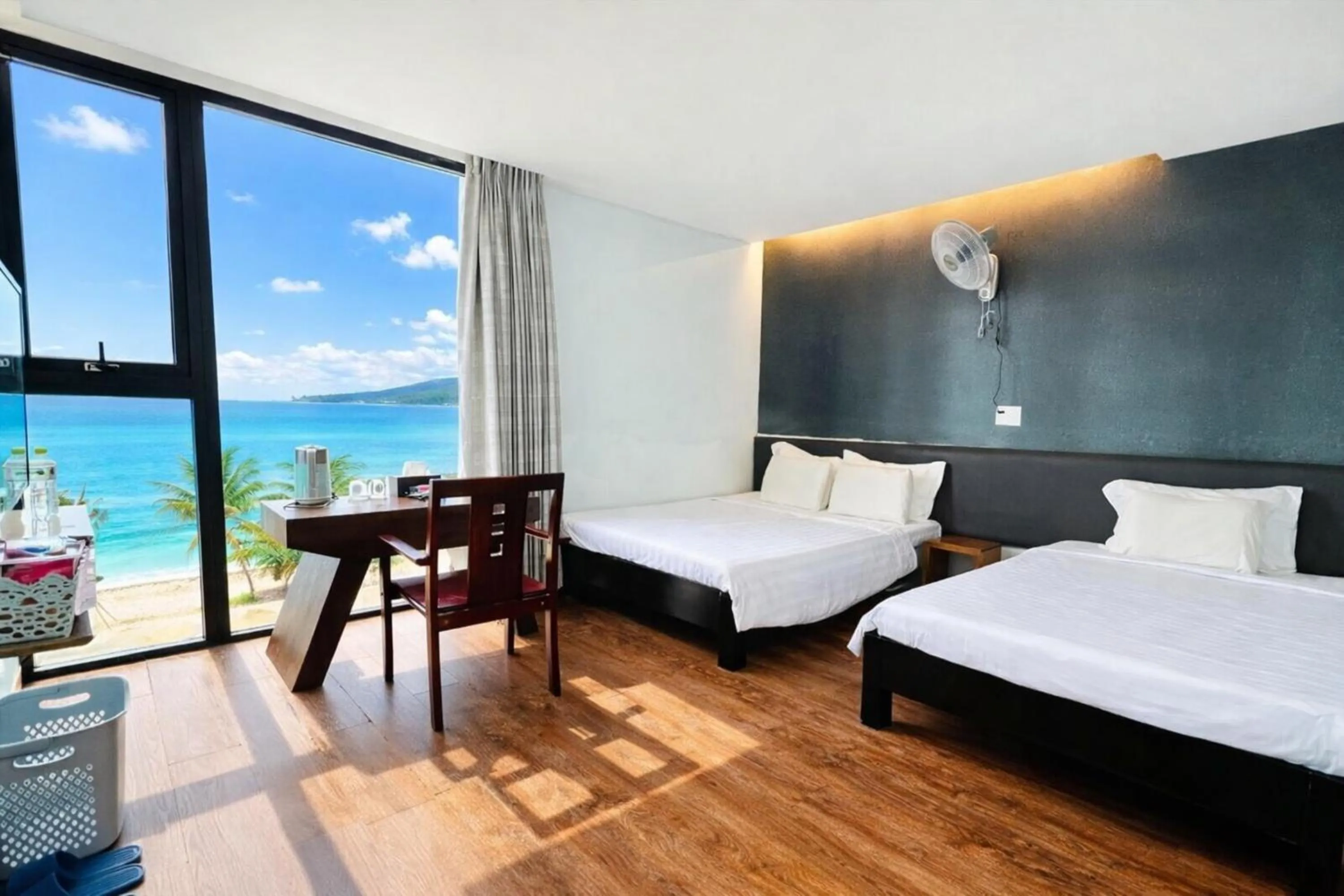 Bed in Holiday Inn Hotel