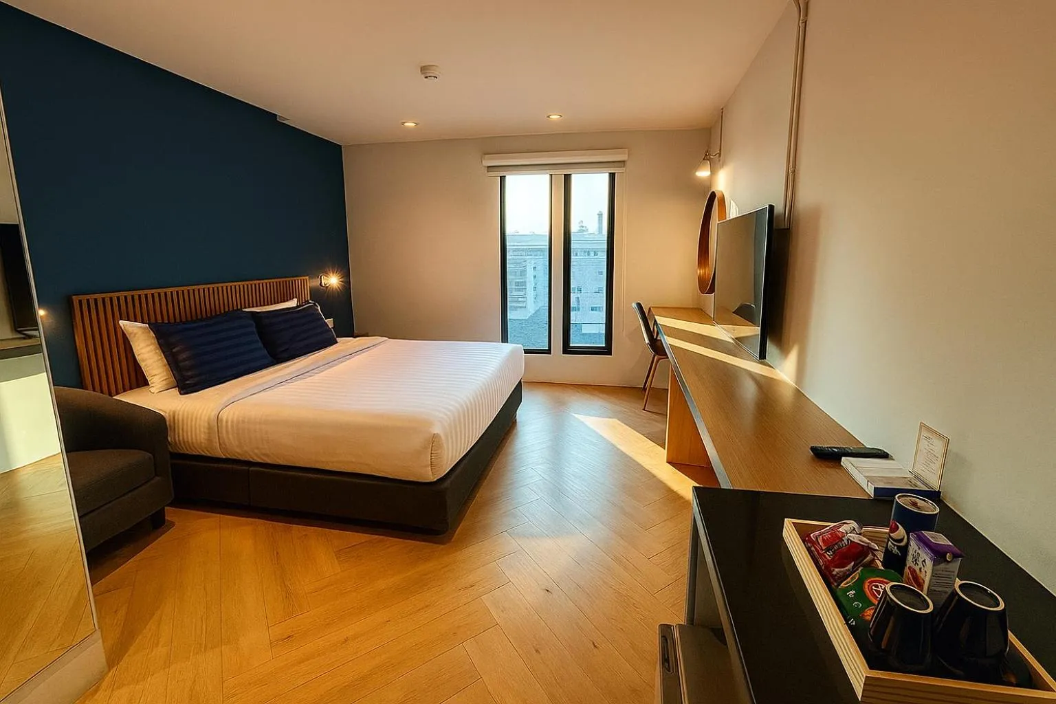 Bedroom, Bed in De Botan Bangna