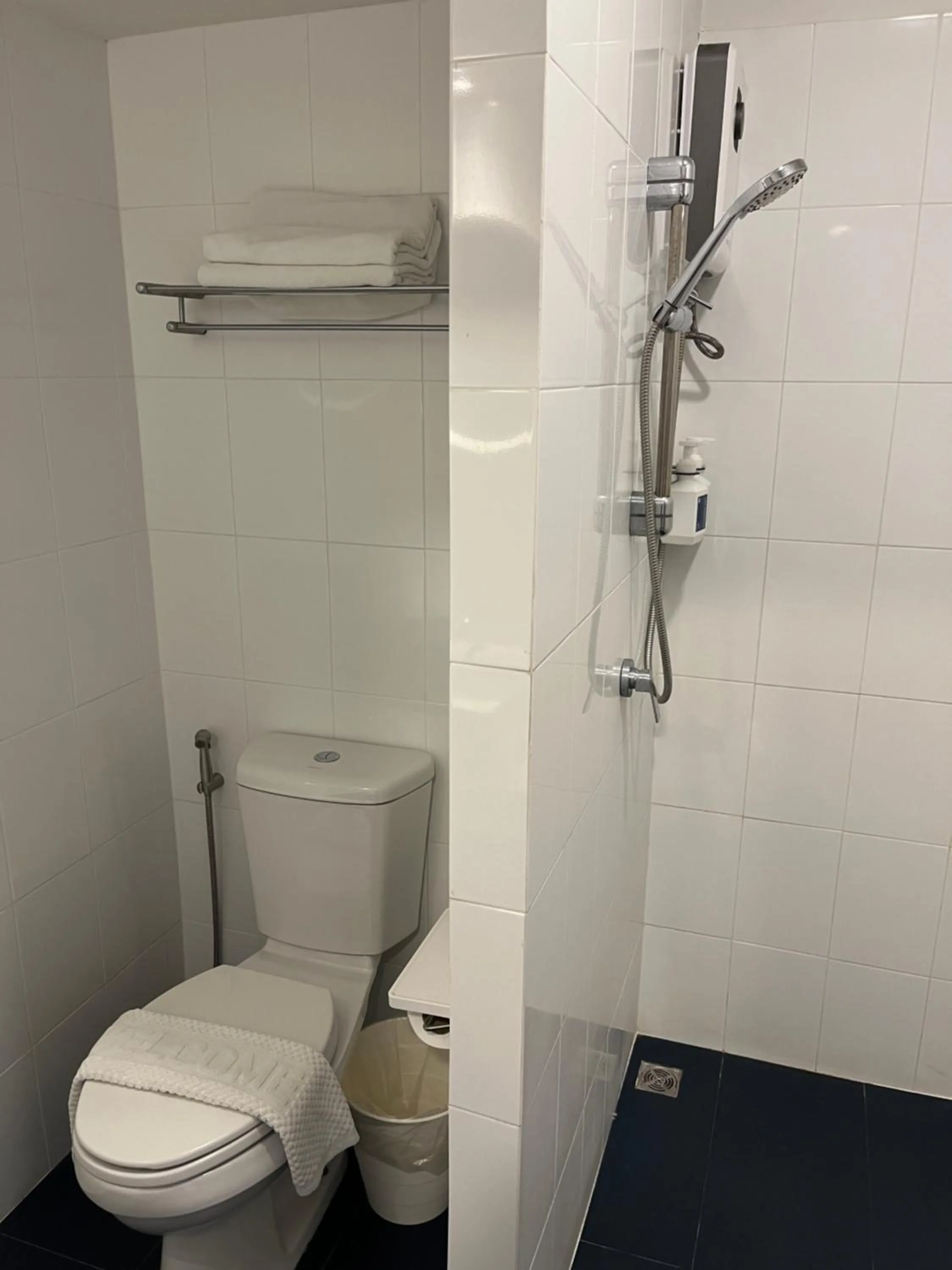 Shower in De Botan Bangna