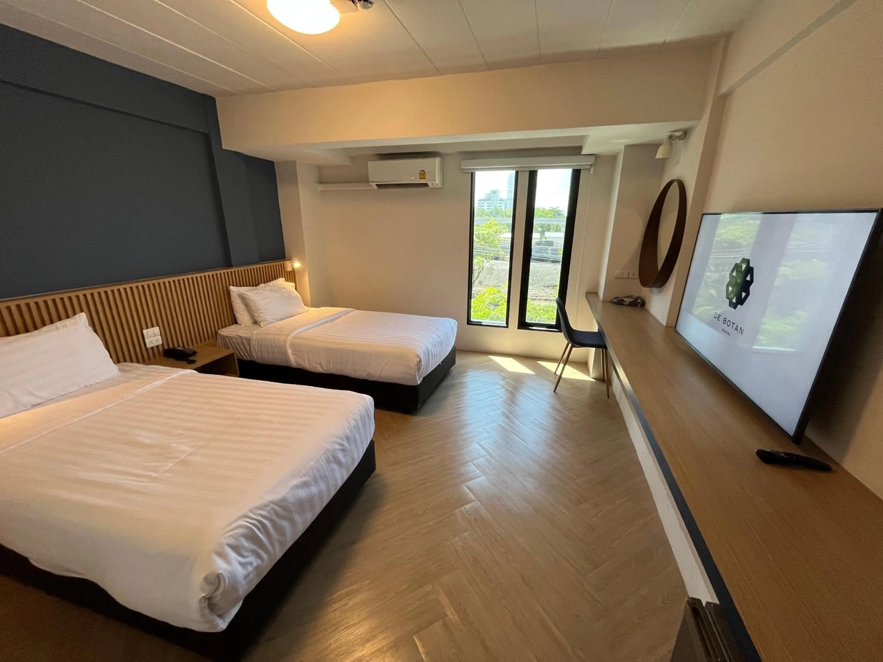 Bedroom, Bed in De Botan Bangna