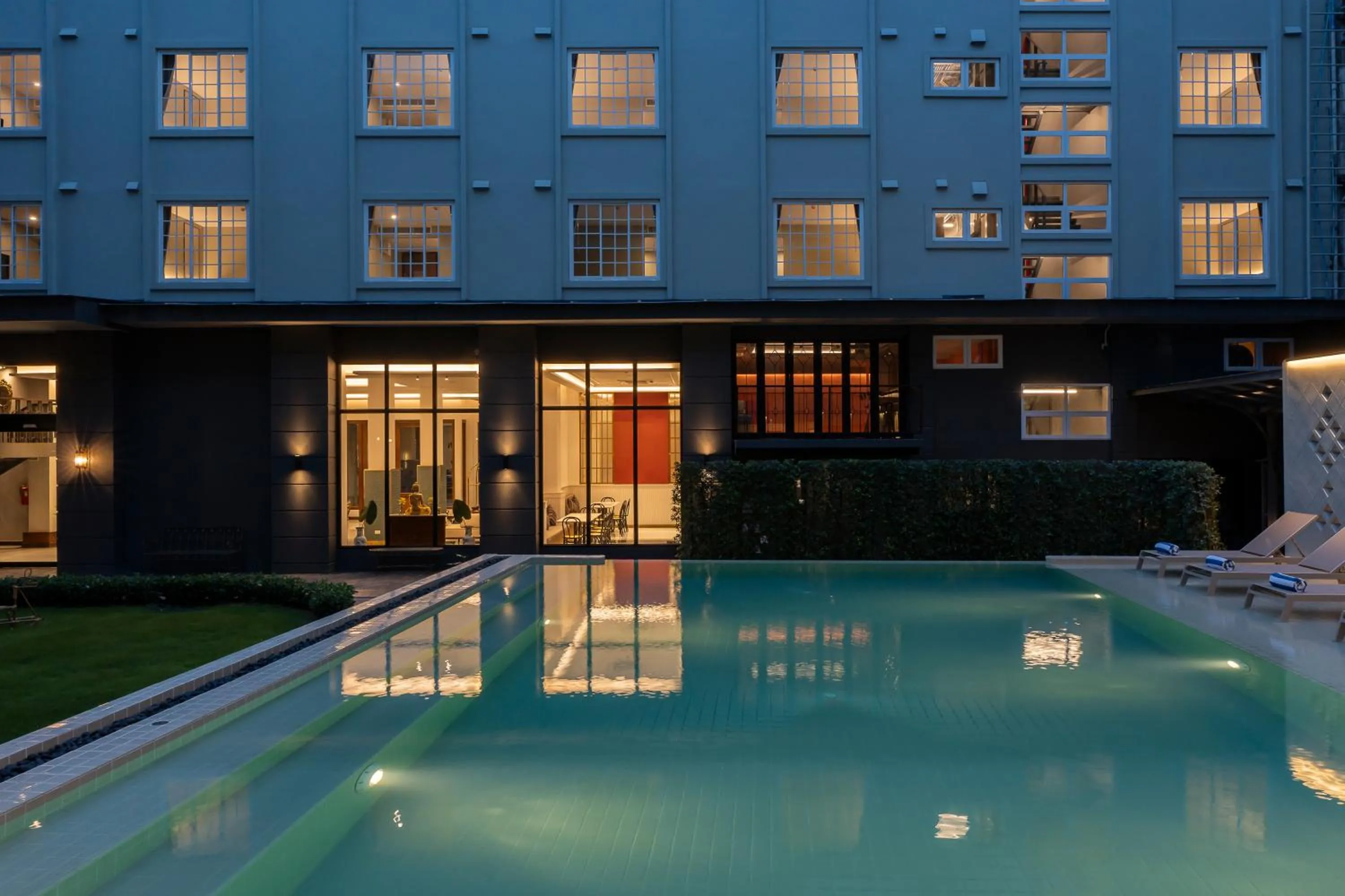 Swimming pool in Pranakorn Heritage Hotel