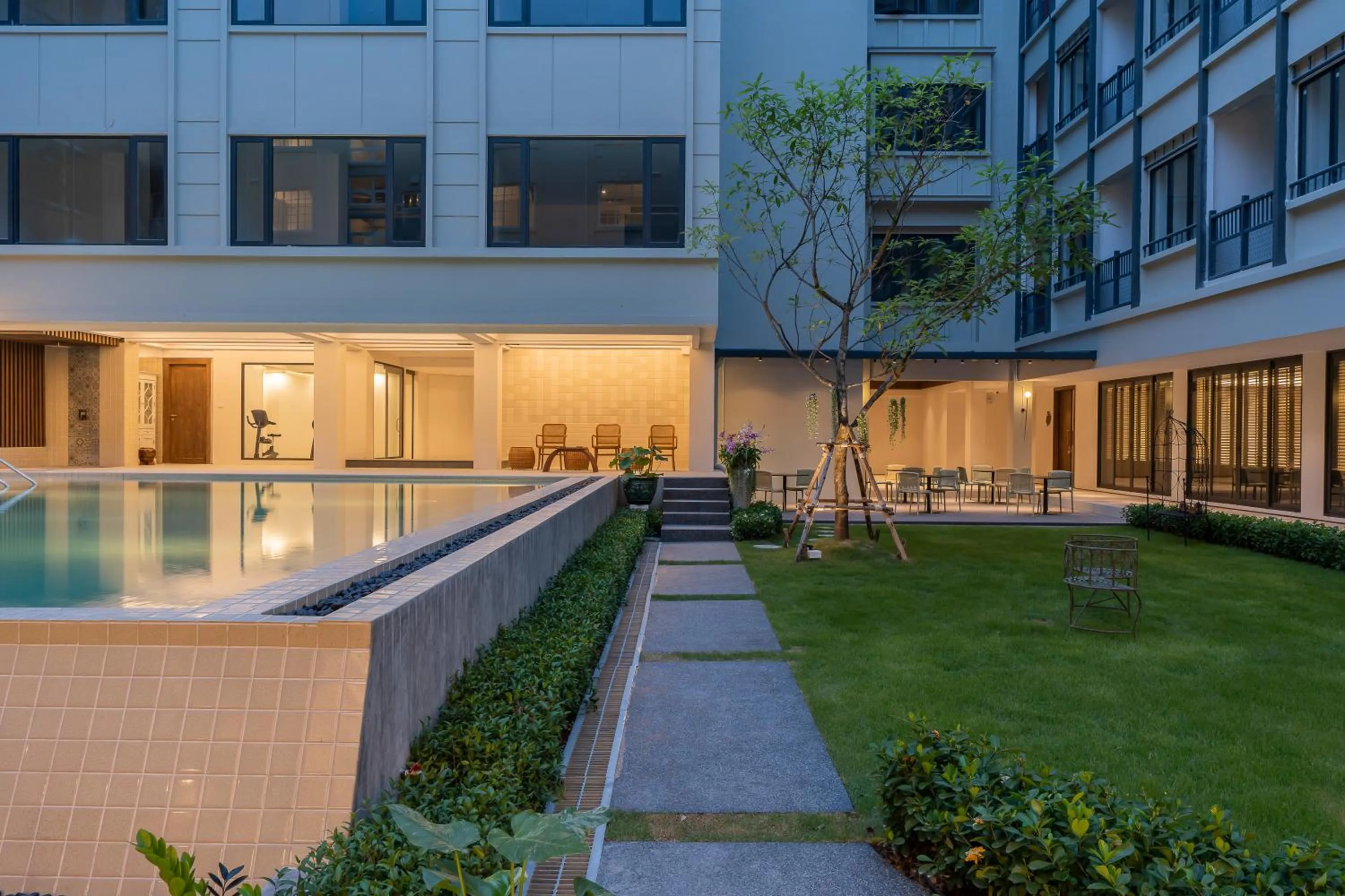 Swimming pool in Pranakorn Heritage Hotel
