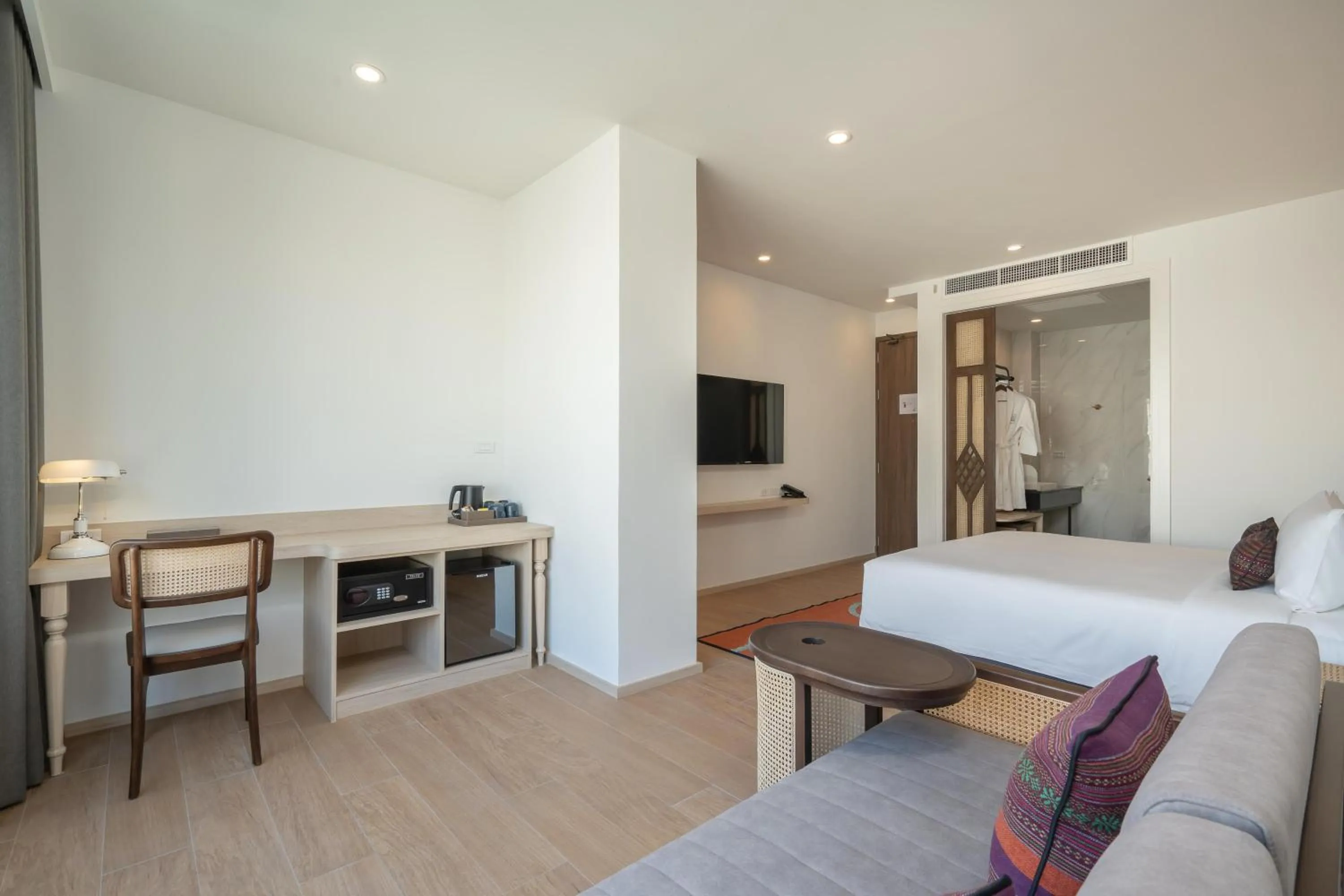 Seating area, Bed in Pranakorn Heritage Hotel