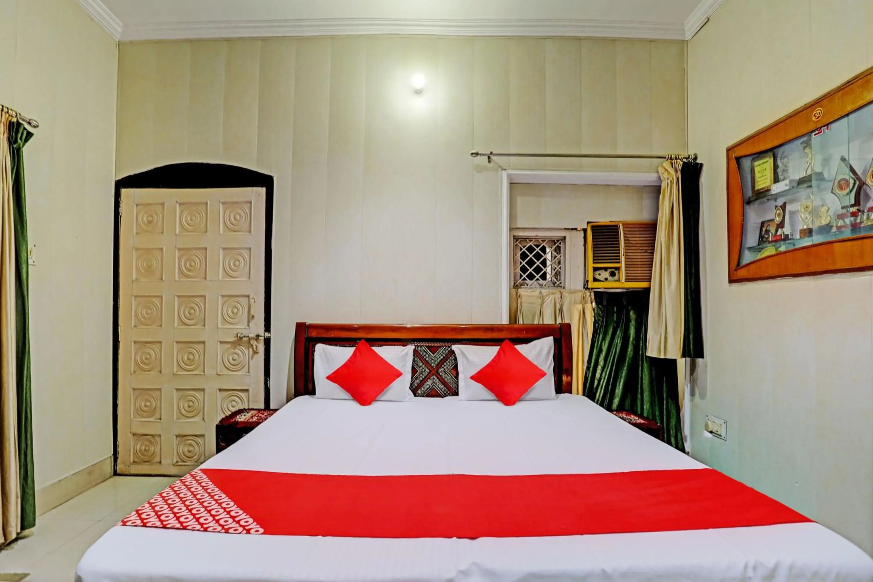 Bedroom, Bed in OYO Flagship Rathour Palace