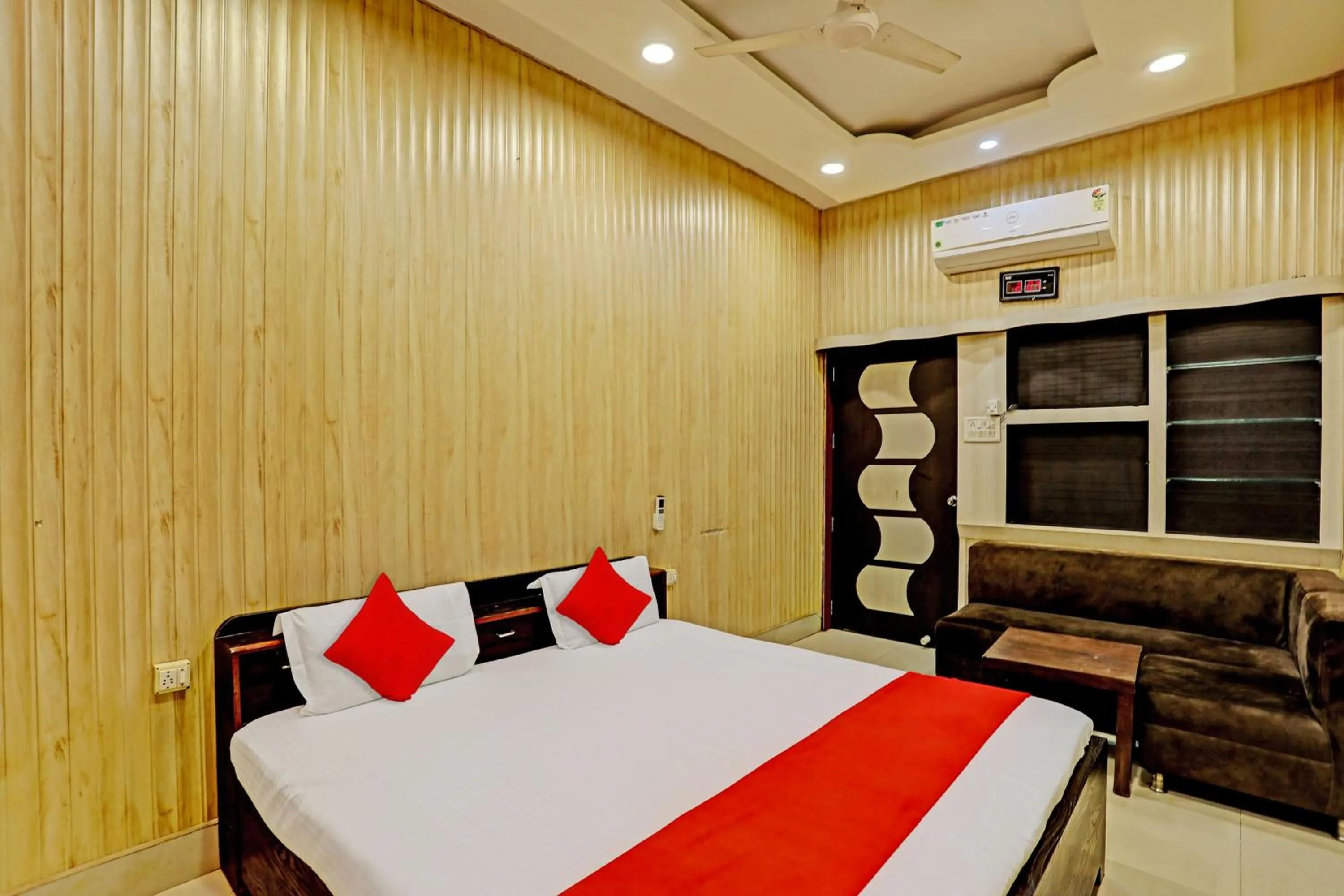 Bedroom in OYO Flagship Rathour Palace