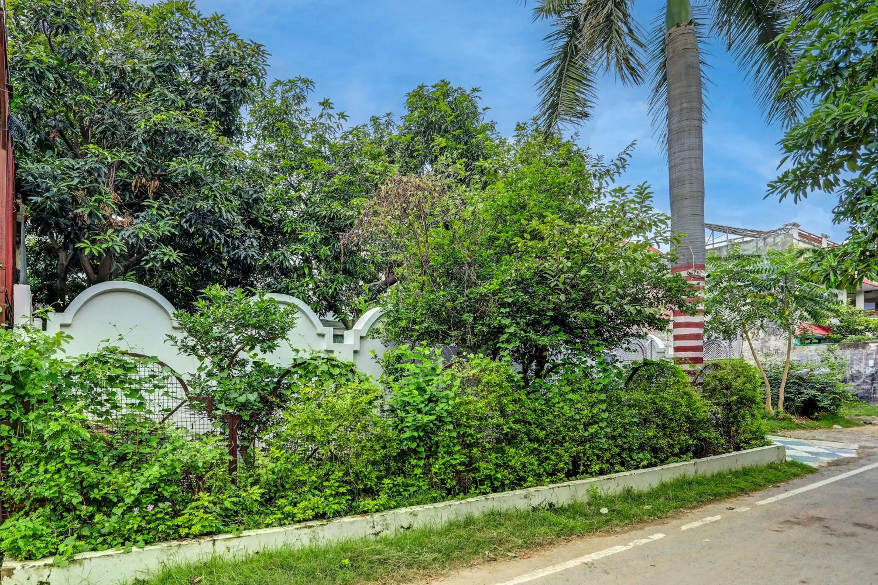 Facade/entrance, Garden in OYO Flagship Rathour Palace