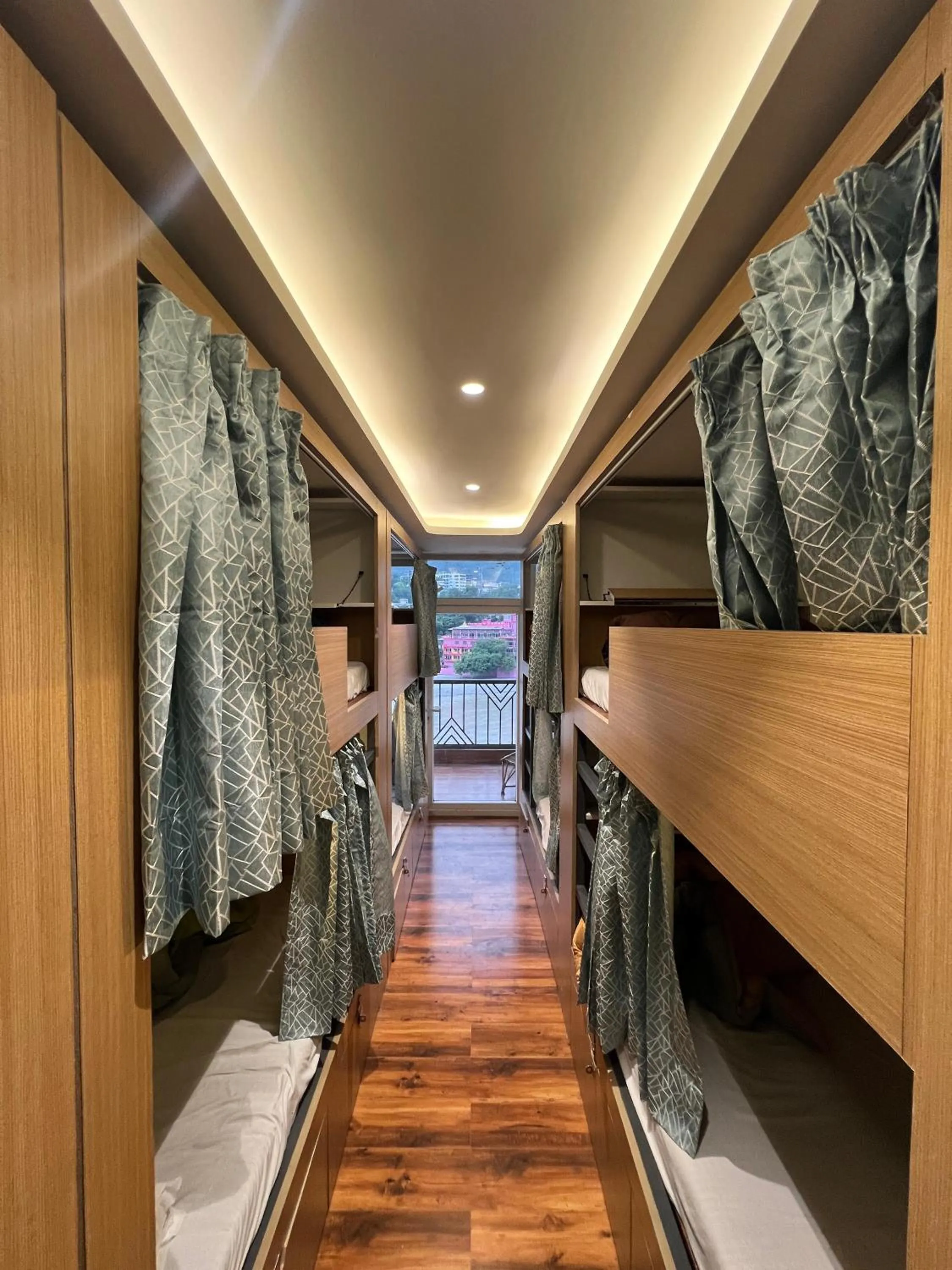 bunk bed, Bed in Joey's By The Ganges