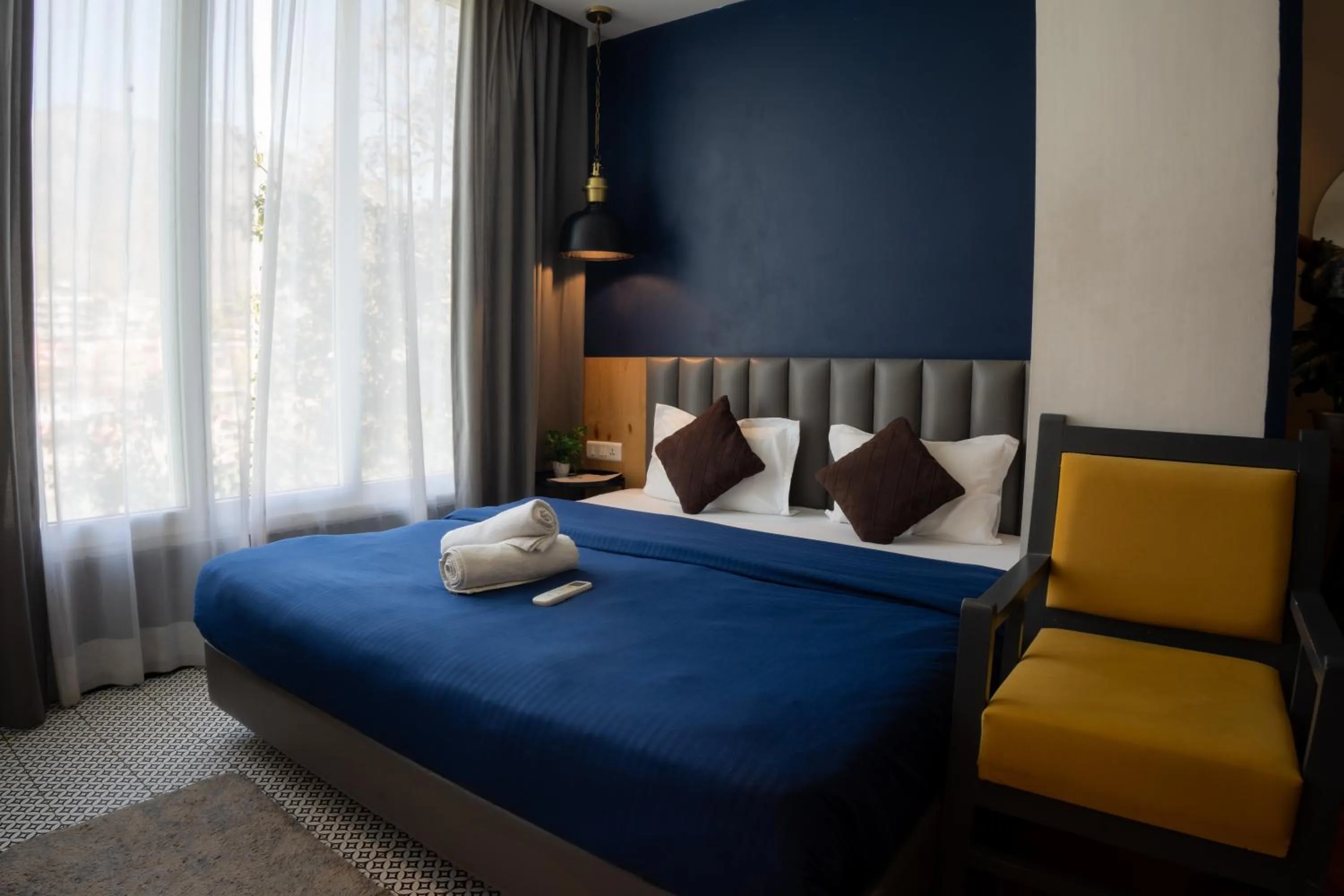 Bed in Joey's By The Ganges