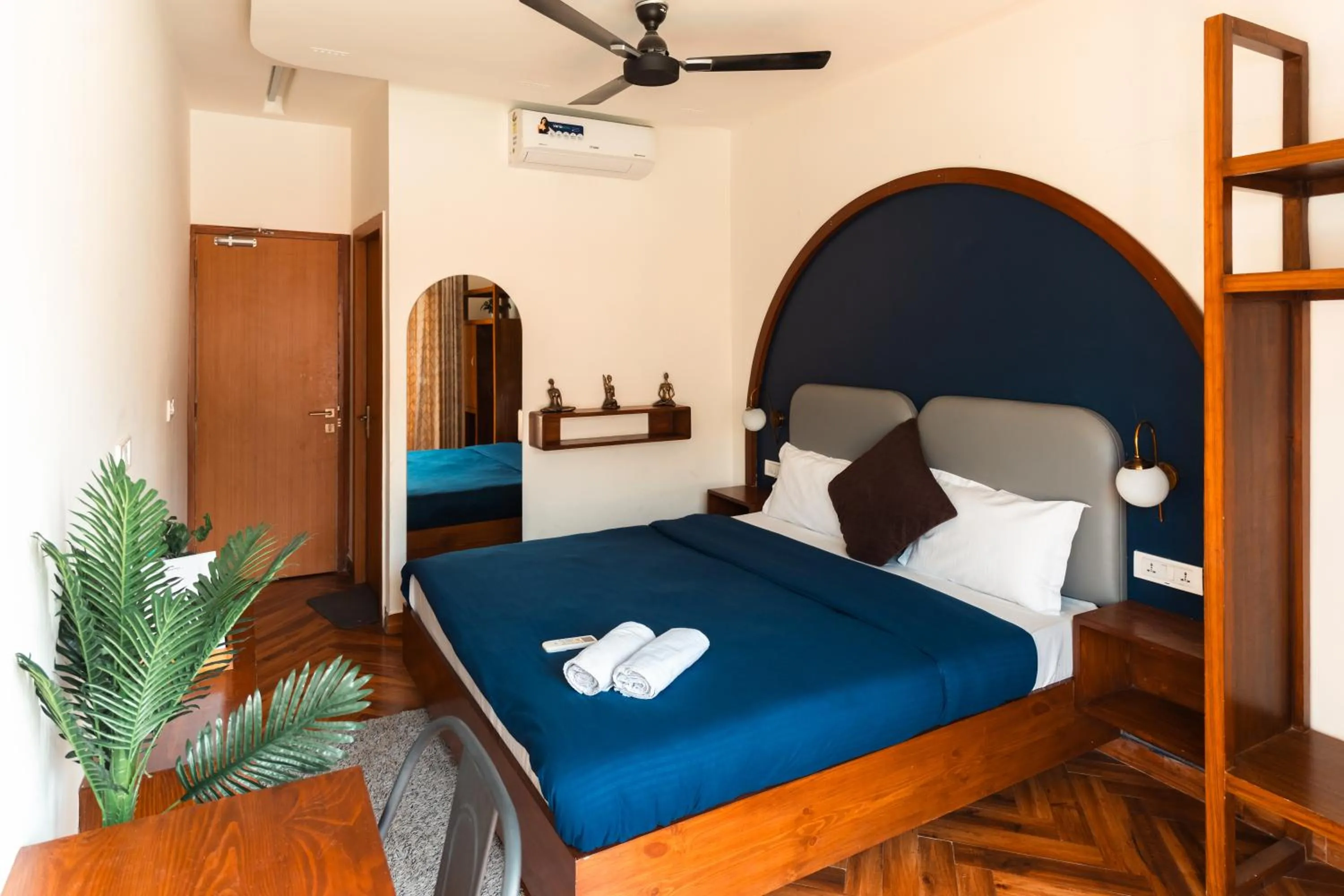 Bed in Joey's By The Ganges